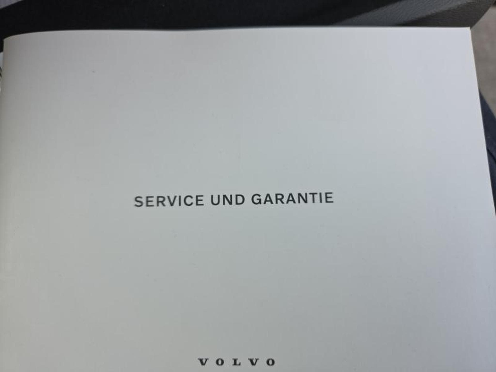Volvo XC60 B5 AWD Ultra Dark / Essence (2025) - Photo 22