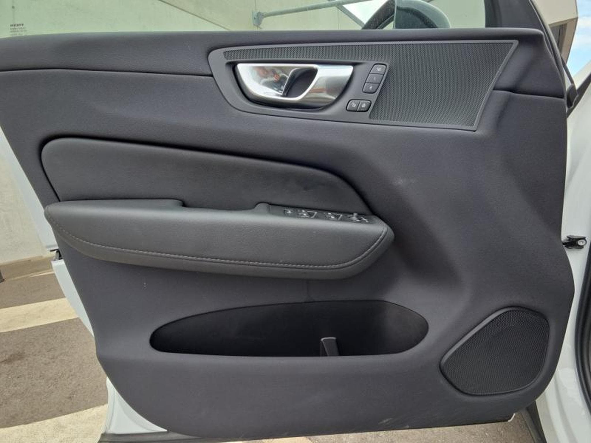 Volvo XC60 B4 Plus Dark / Essence (2023) - Photo 20