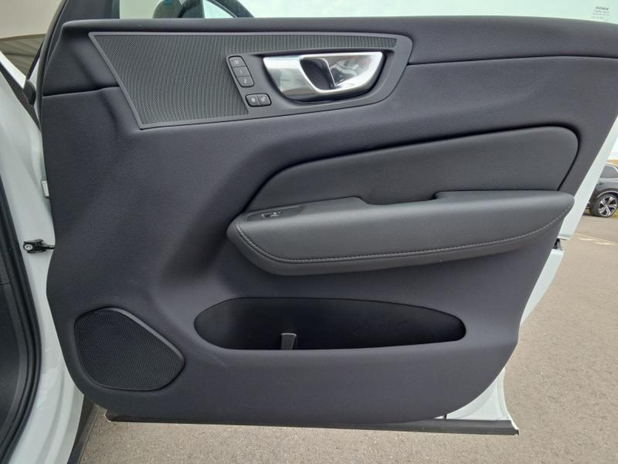 Volvo XC60 B4 Plus Dark / Essence (2023) - Photo 21