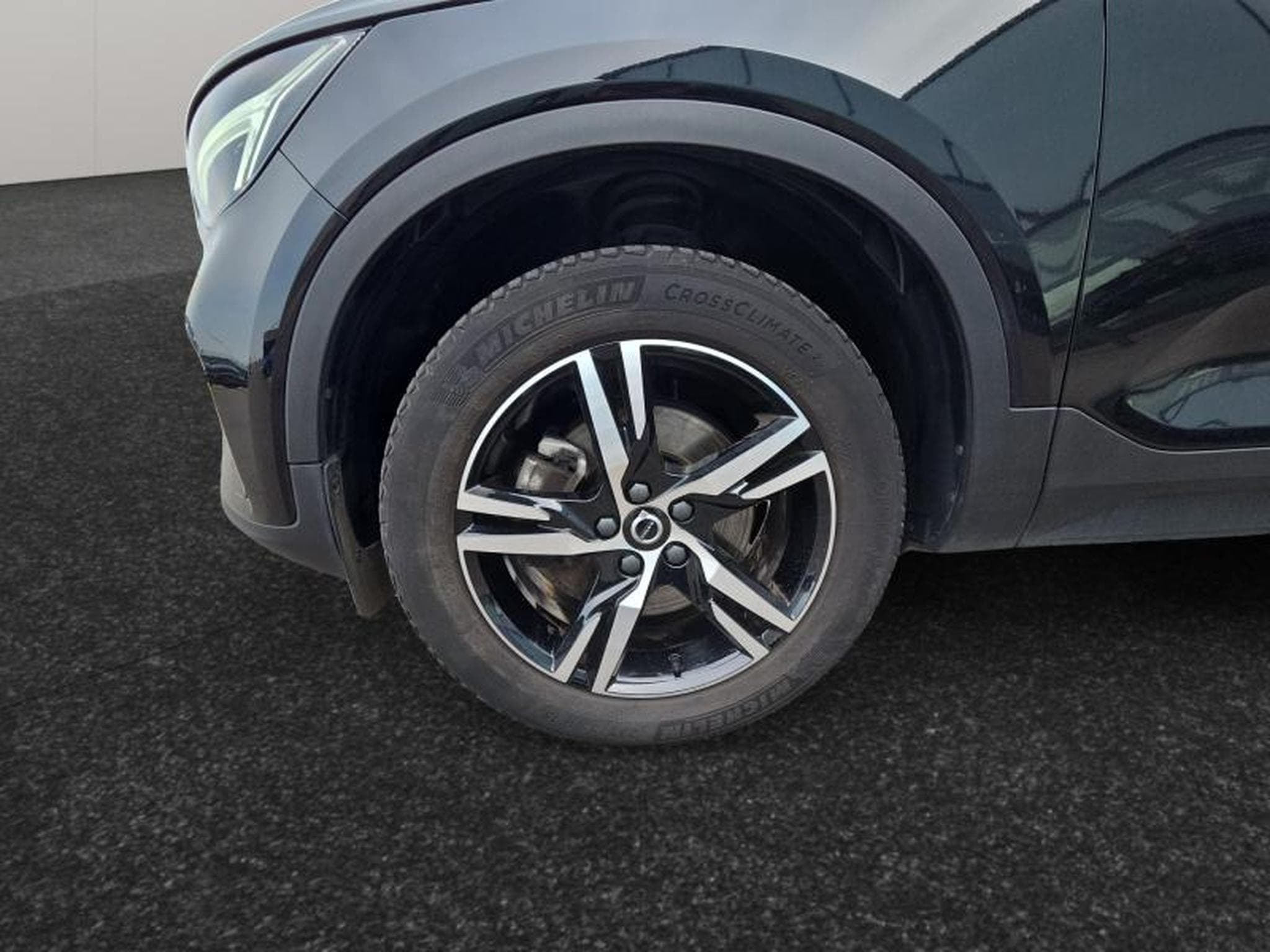 Volvo XC40 Plus (2023) - Photo 14