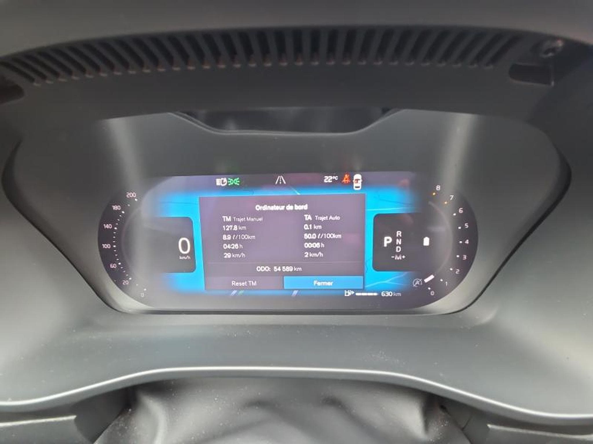 Volvo XC40 Plus (2023) - Photo 18