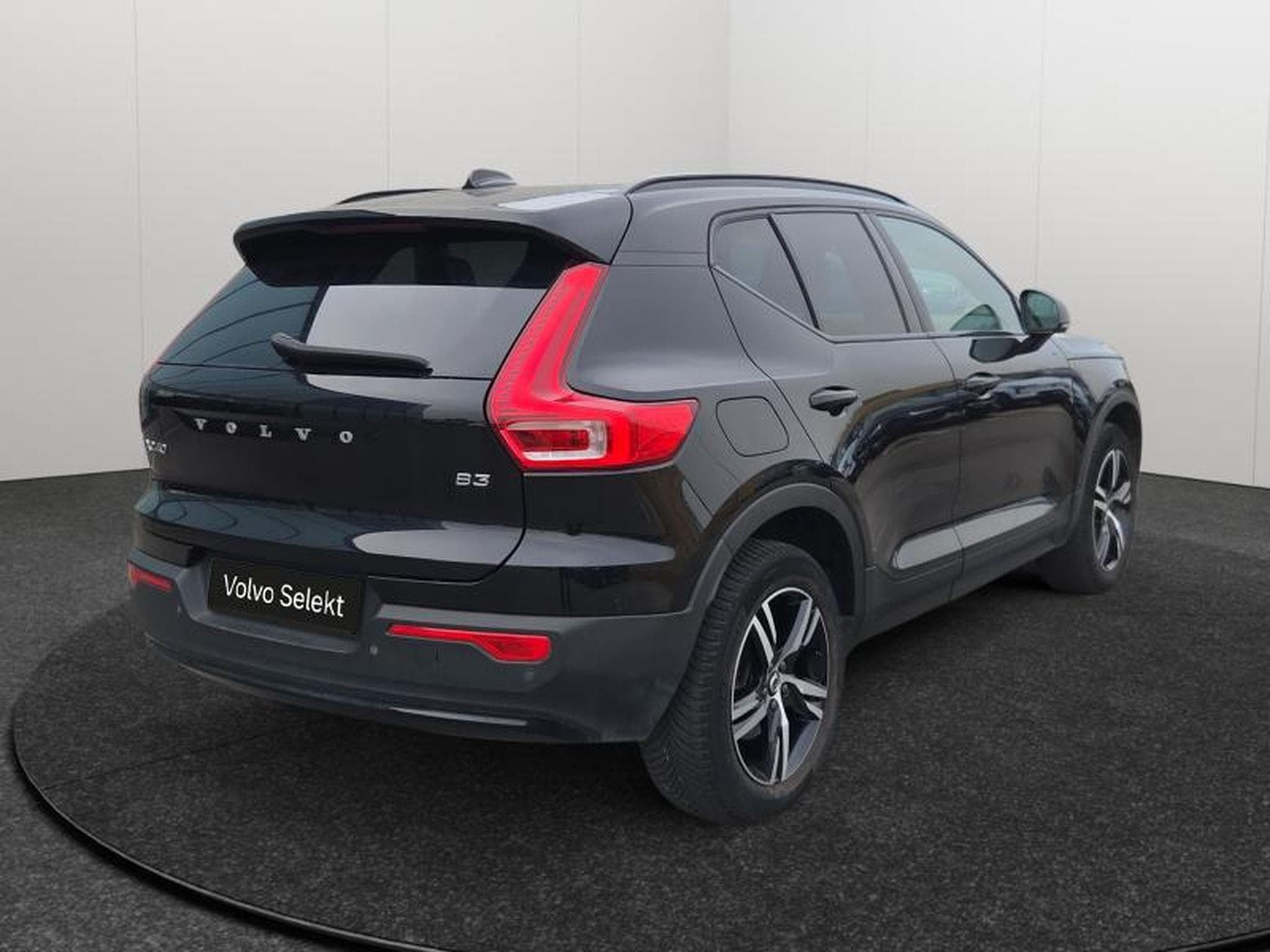 Volvo XC40 Plus (2023) - Photo 2