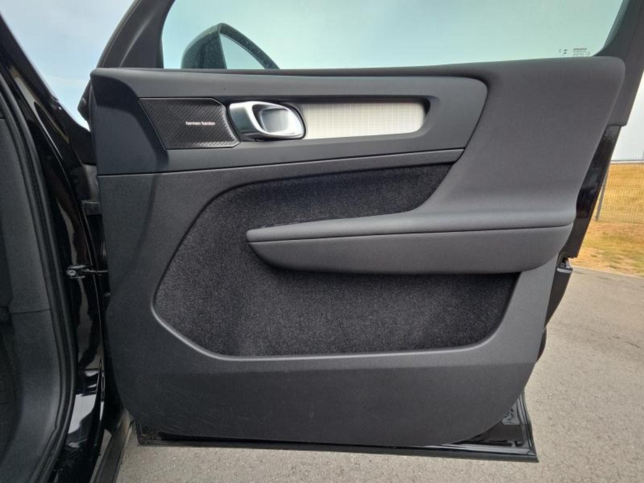 Volvo XC40 Plus (2023) - Photo 21