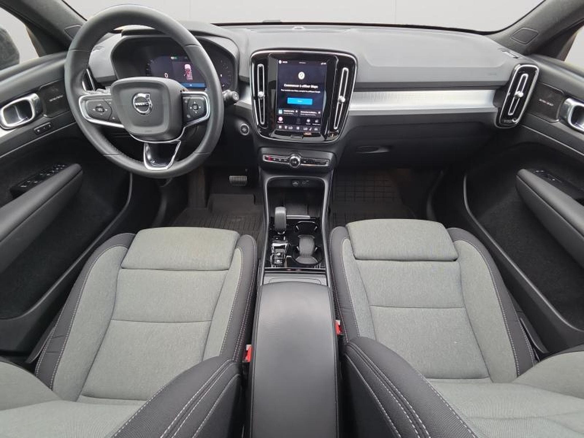 Volvo XC40 Plus (2023) - Photo 3