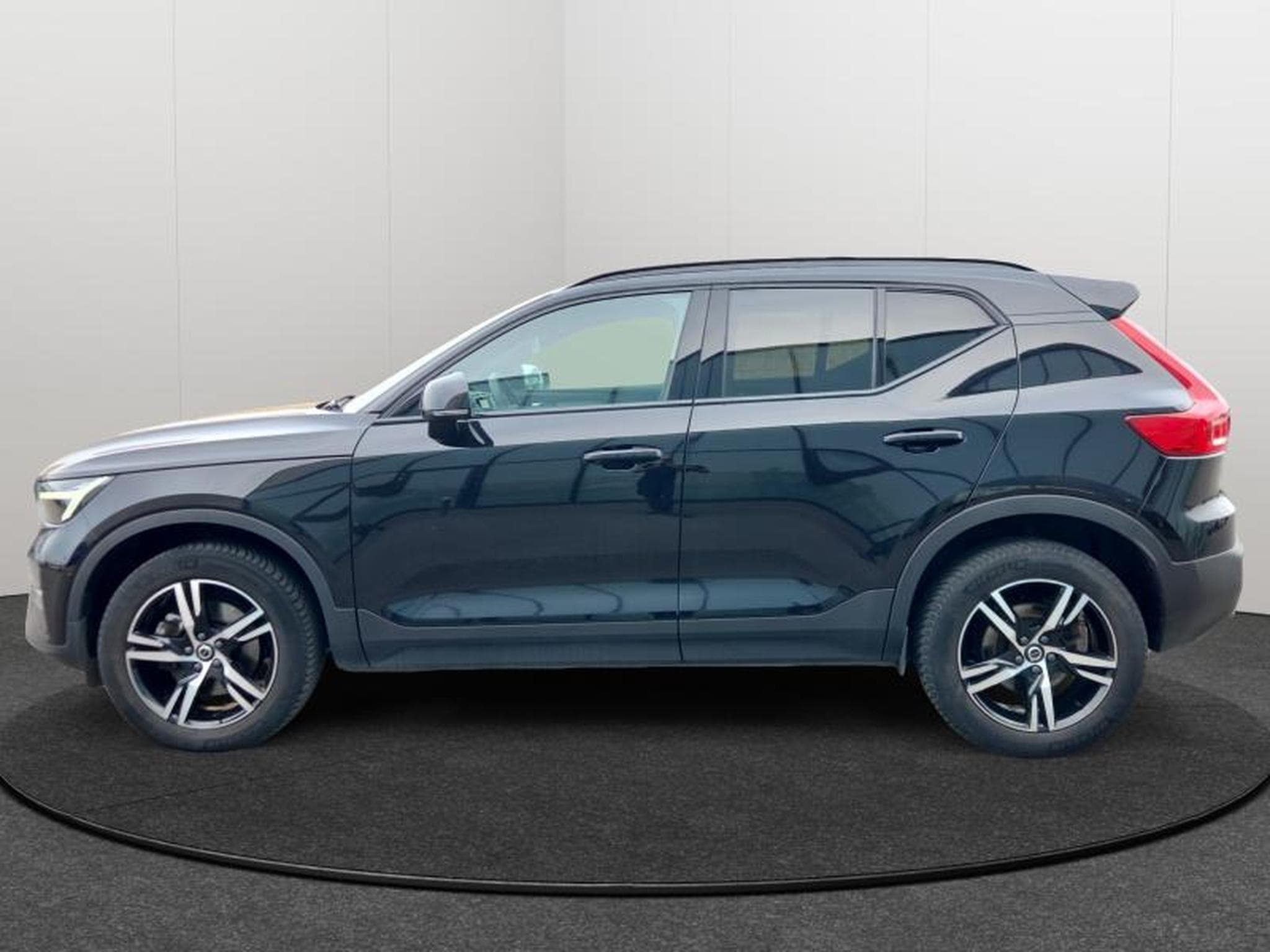 Volvo XC40 Plus (2023) - Photo 4