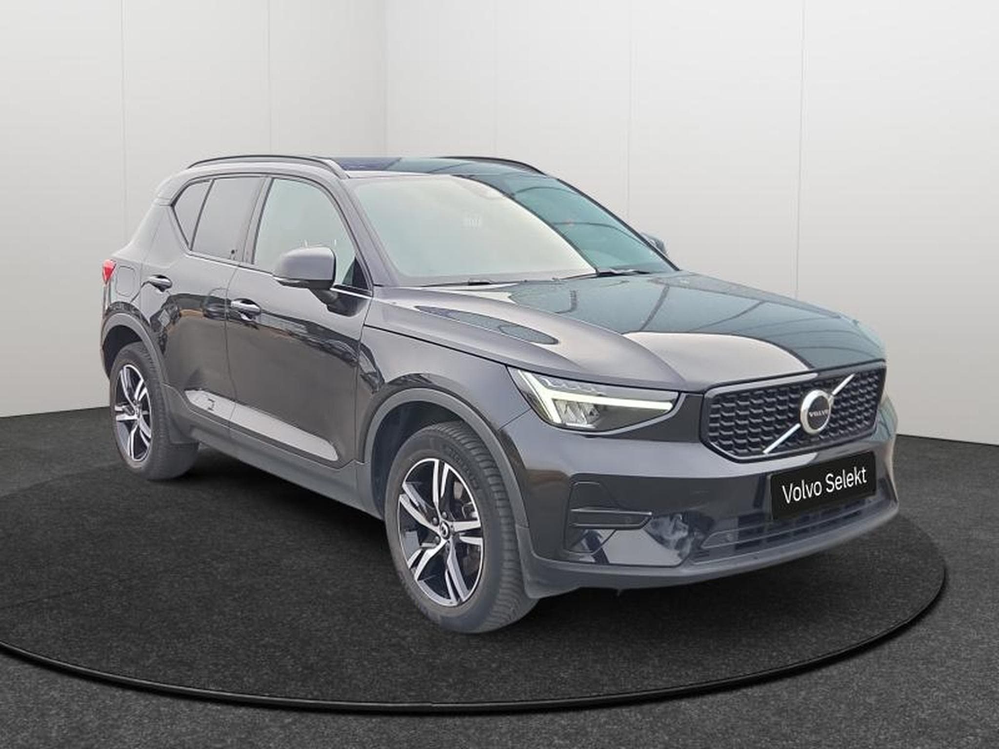 Volvo XC40 Plus (2023) - Photo 8
