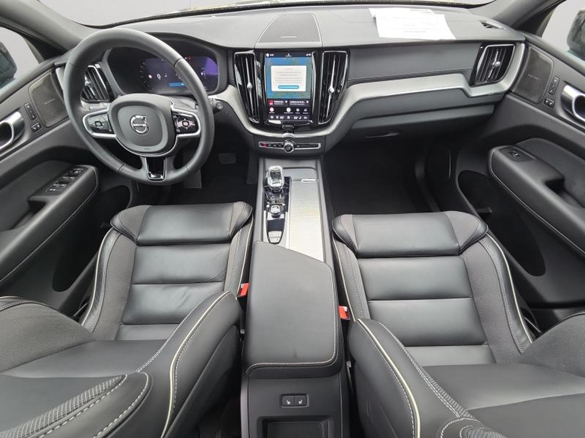 Volvo XC60 T8 Black Edition Plus / Hybride (2024) - Photo 10