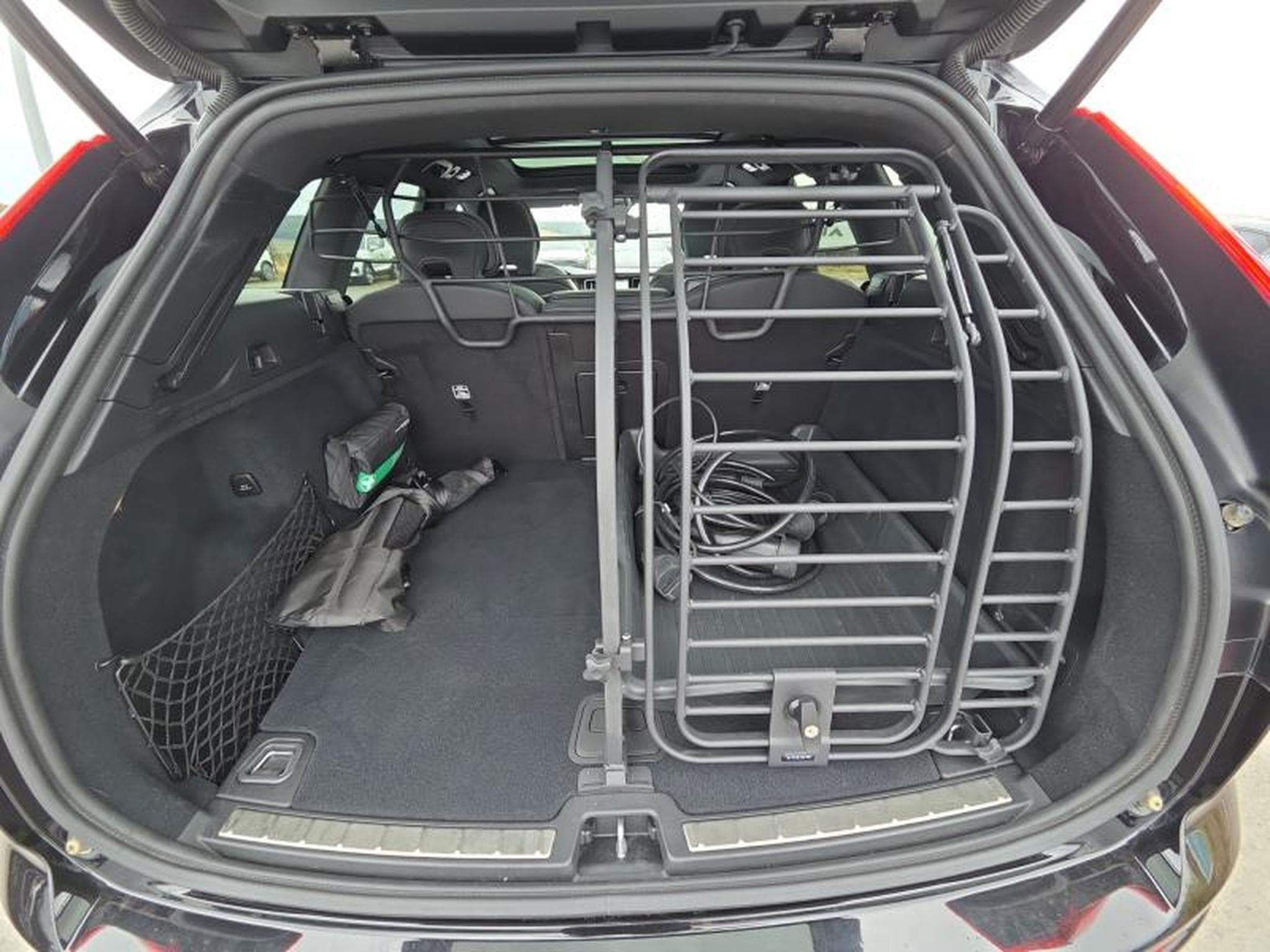 Volvo XC60 T8 Black Edition Plus / Hybride (2024) - Photo 19