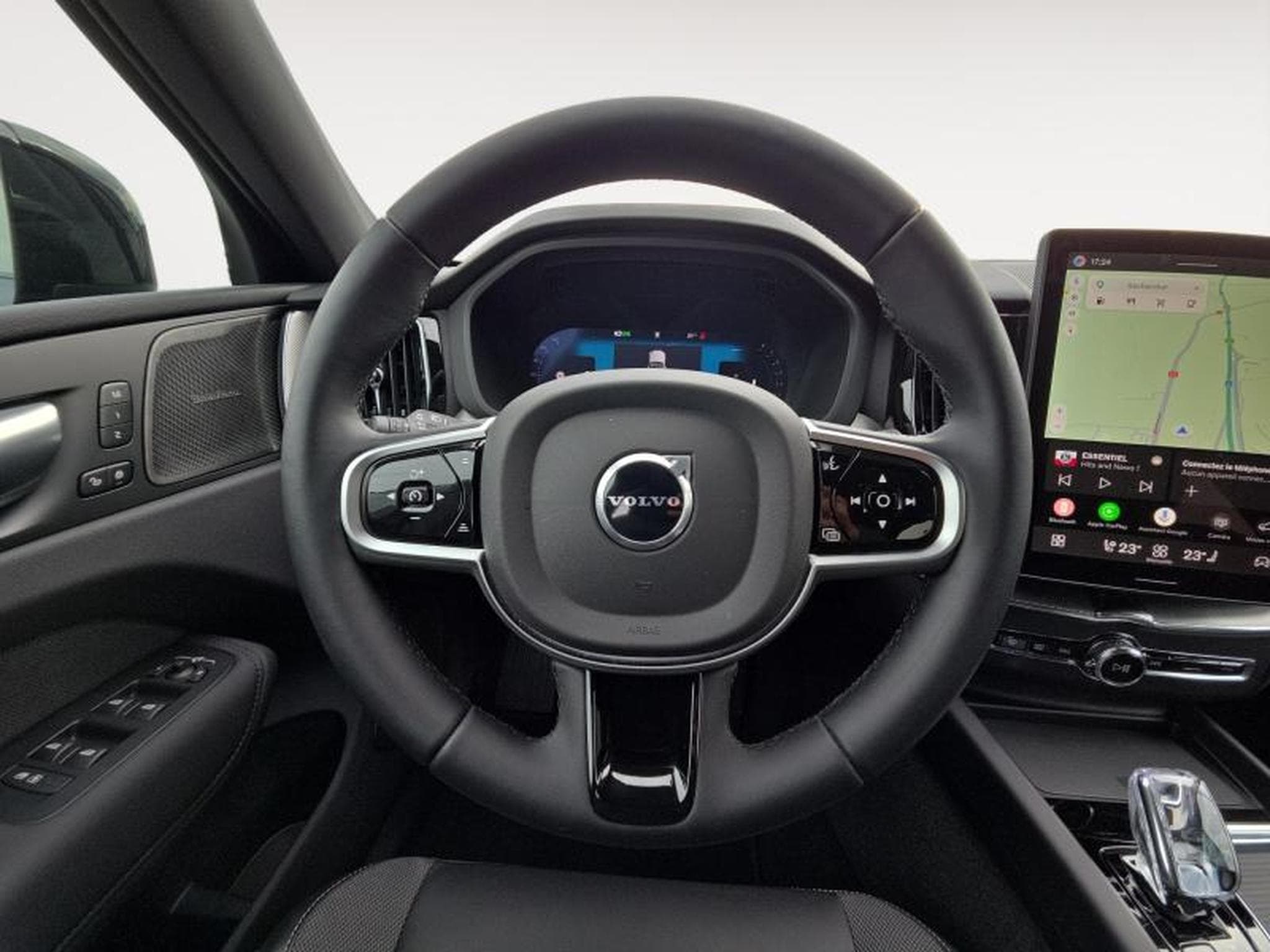 Volvo XC60 FACELIFT B5 AWD Black Edition Plus 2026 / Essence (2025) - Photo 12