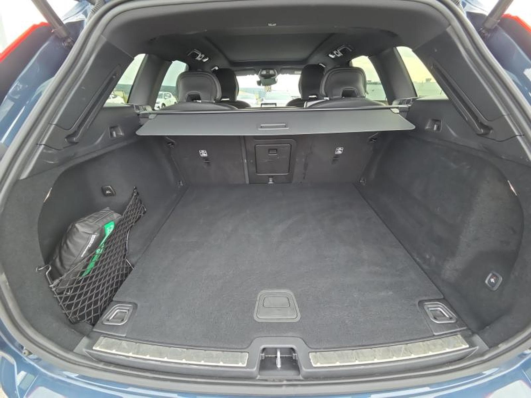 Volvo XC60 FACELIFT B5 AWD Black Edition Plus 2026 / Essence (2025) - Photo 19