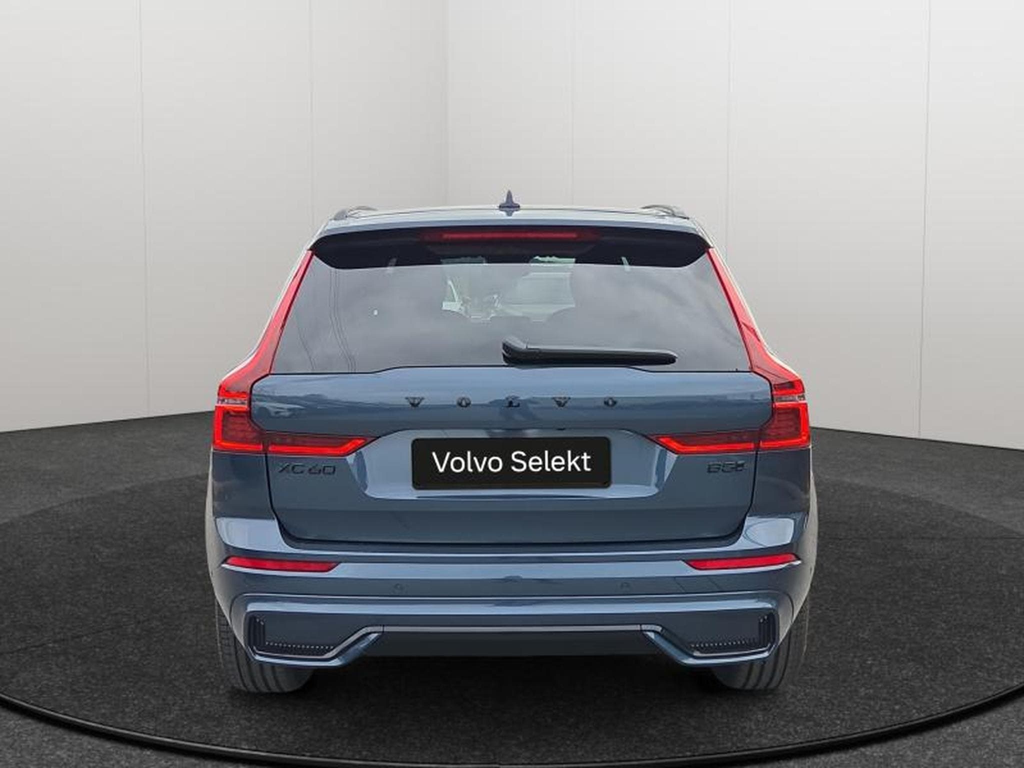 Volvo XC60 FACELIFT B5 AWD Black Edition Plus 2026 / Essence (2025) - Photo 4