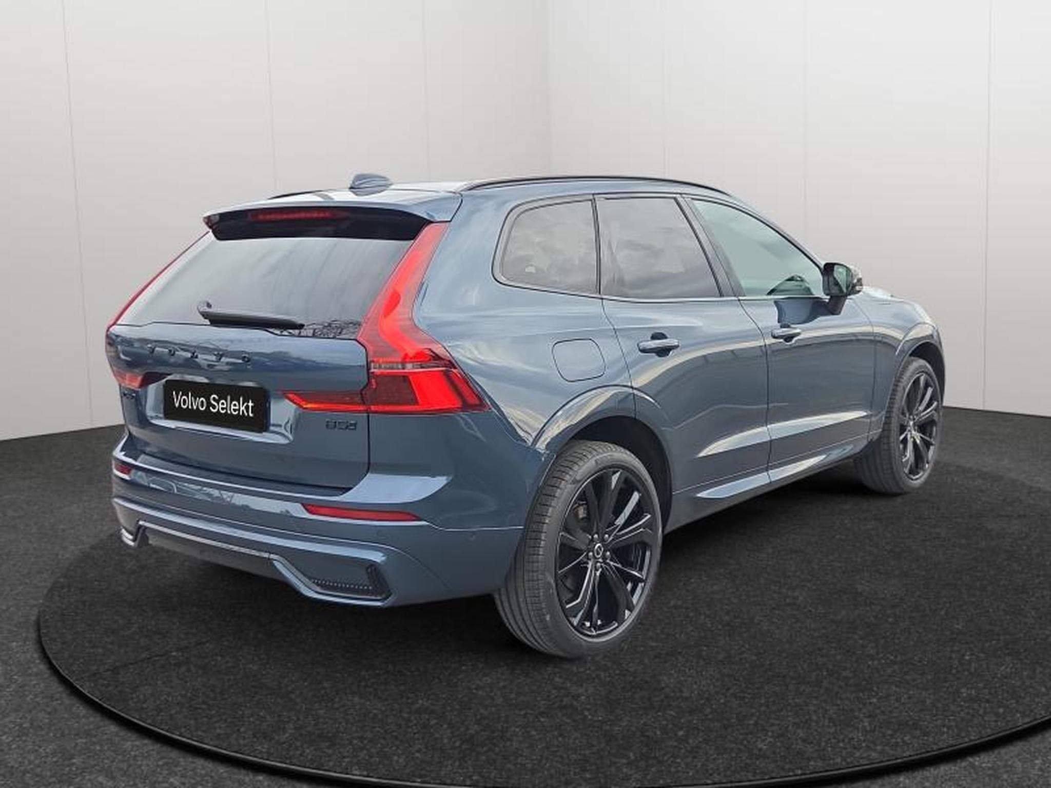 Volvo XC60 FACELIFT B5 AWD Black Edition Plus 2026 / Essence (2025) - Photo 5