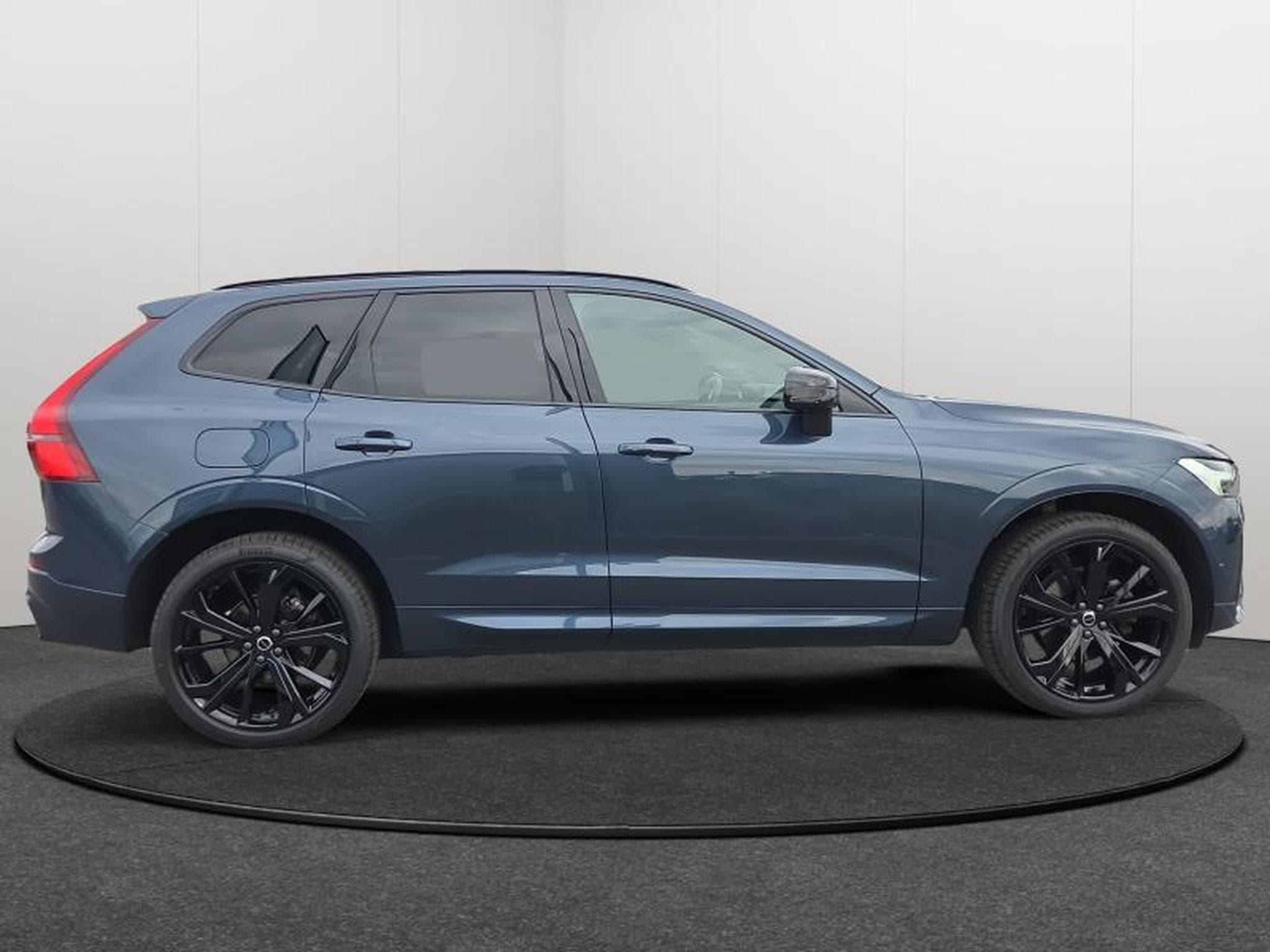 Volvo XC60 FACELIFT B5 AWD Black Edition Plus 2026 / Essence (2025) - Photo 6