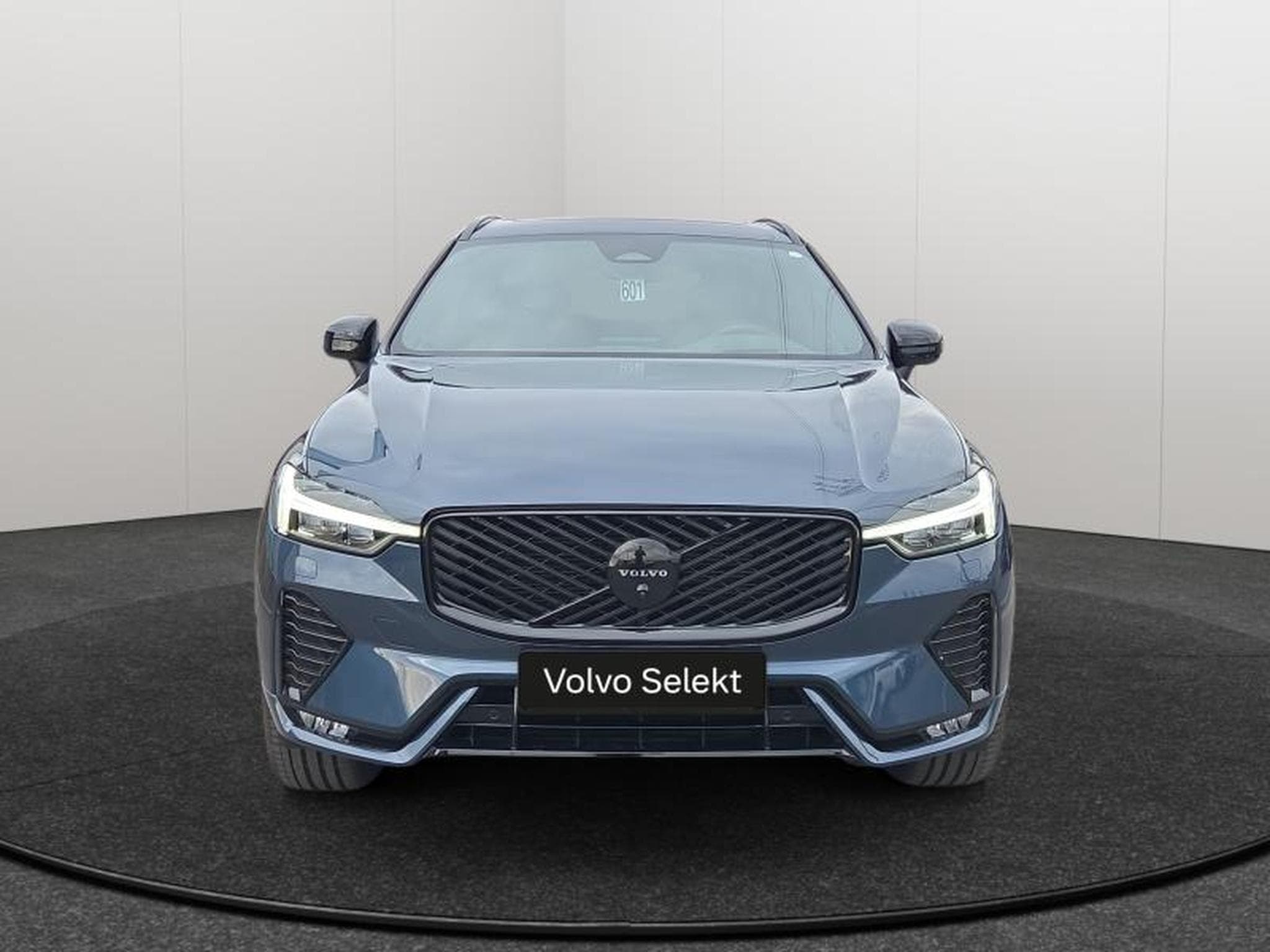 Volvo XC60 FACELIFT B5 AWD Black Edition Plus 2026 / Essence (2025) - Photo 8