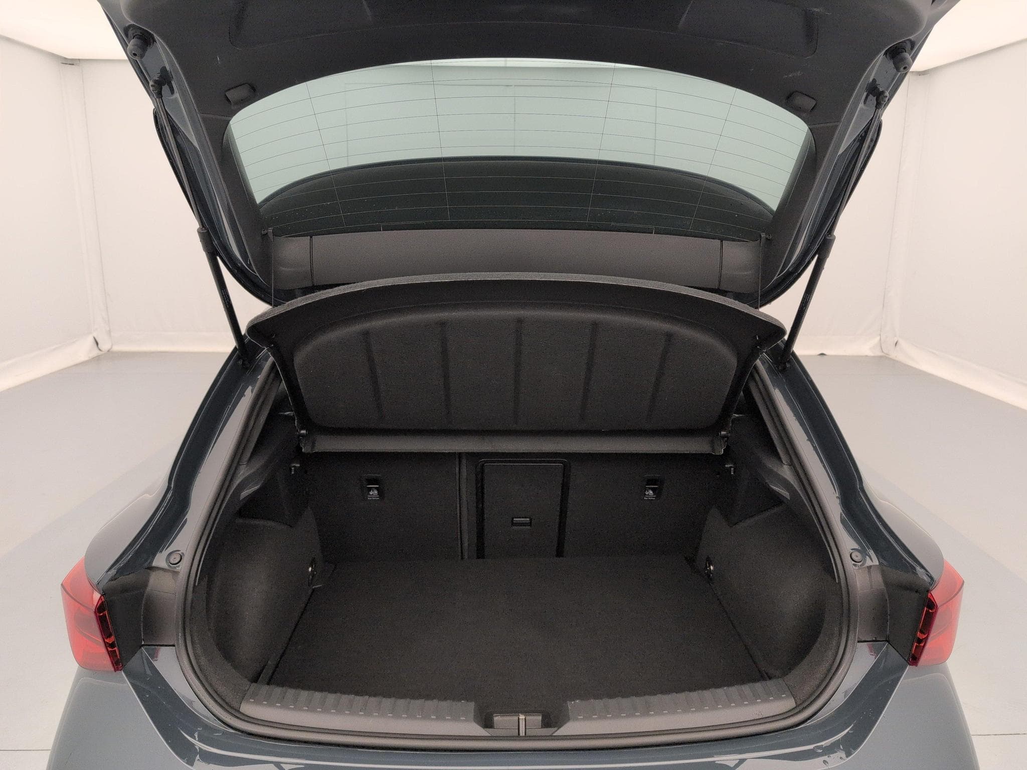 Cupra Leon 1.5 eTSI Hybrid 150 ch DSG7 V (2025) - Foto 11
