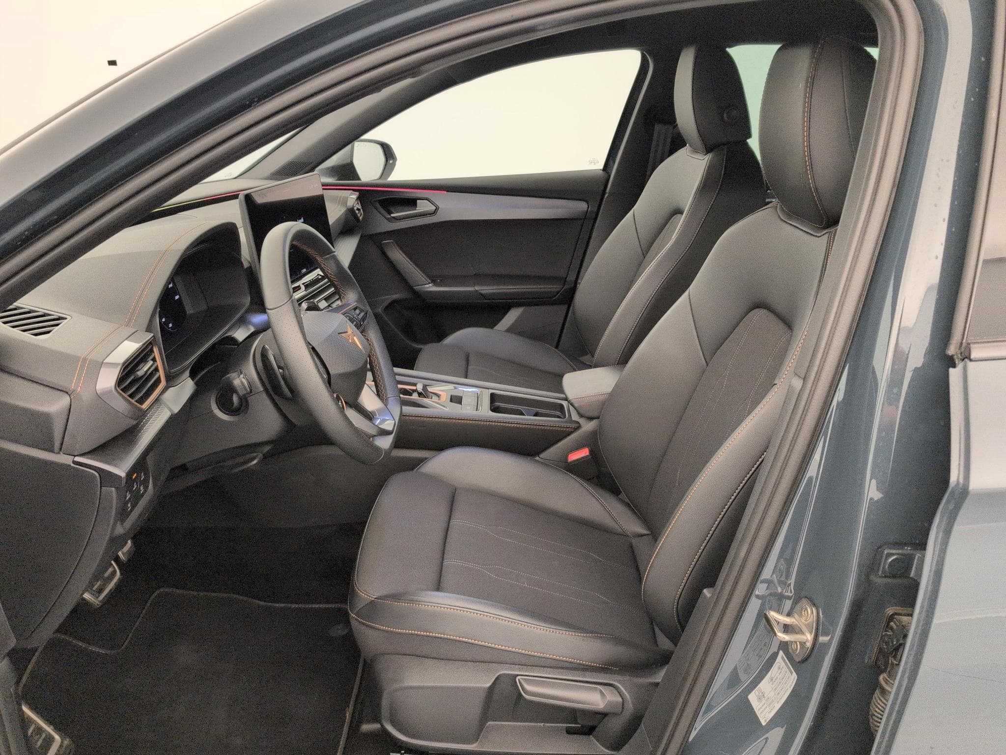 Cupra Leon 1.5 eTSI Hybrid 150 ch DSG7 V (2025) - Foto 16