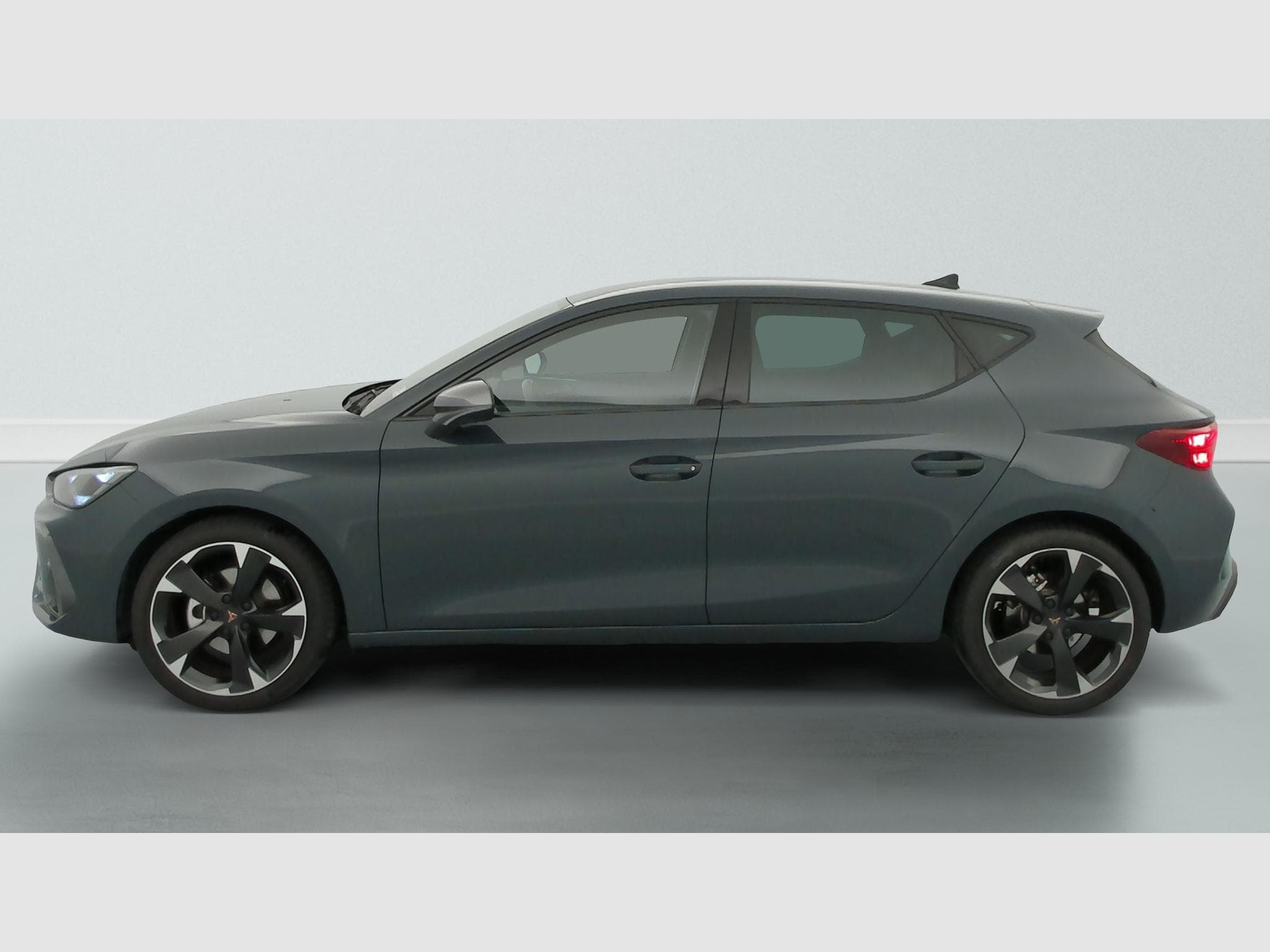 Cupra Leon 1.5 eTSI Hybrid 150 ch DSG7 V (2025) - Foto 4