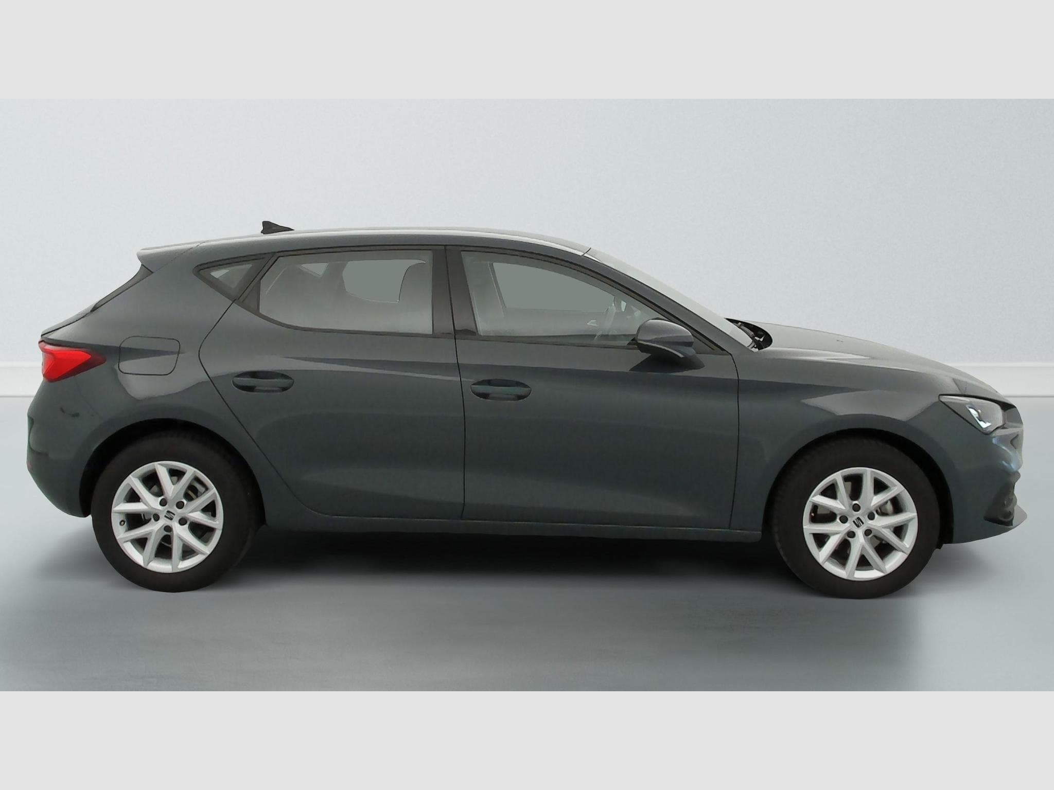 Seat Leon 1.5 eTSI Hybrid 115 DSG7 Business (2025) - Foto 8