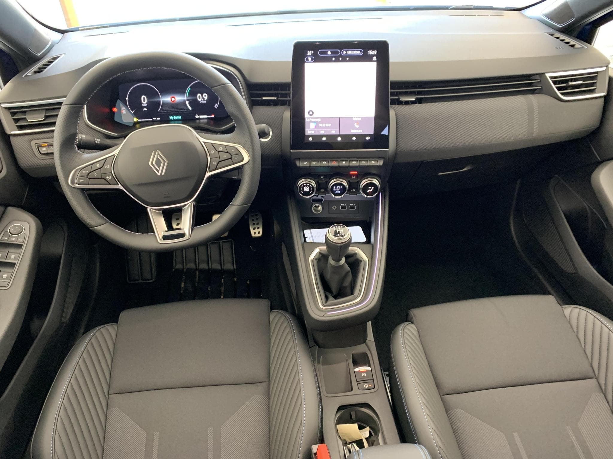 Renault CLIO 5 TCE 90 CH GSR2 ESPRIT ALPINE (2025) - Photo 8