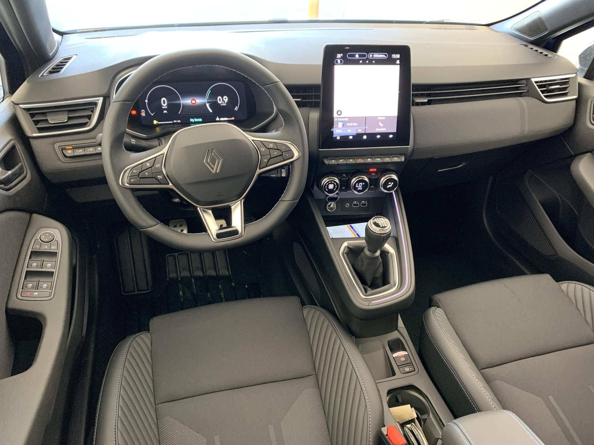 Renault CLIO 5 TCE 90 CH GSR2 ESPRIT ALPINE (2025) - Photo 9
