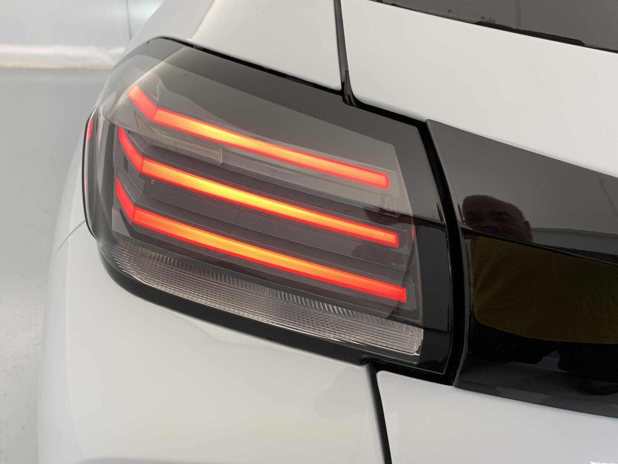 Peugeot 208 Hybrid 110 ch e-DCS6 Allure (2026) - Foto 8