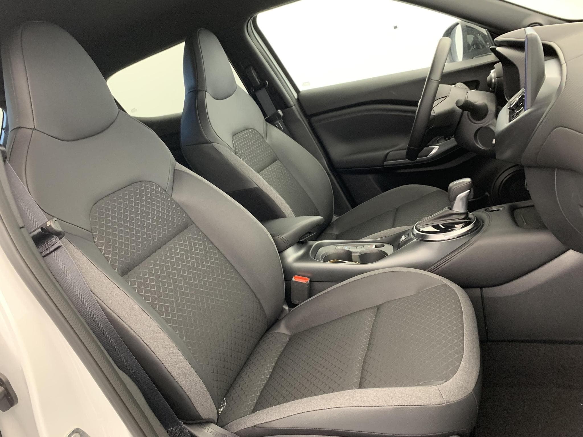 Nissan JUKE HYBRID 143 N-CONNECTA (2026) - Foto 9