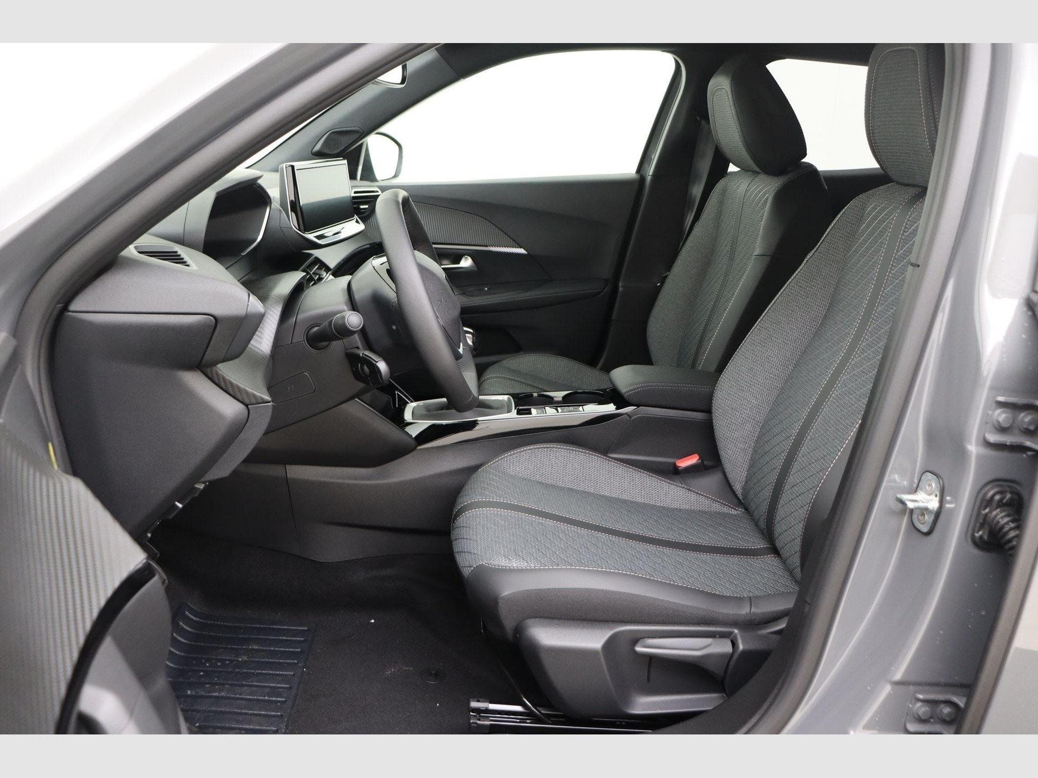 Peugeot 2008 Turbo 100 ch BVM6 Allure (2026) - Foto 13