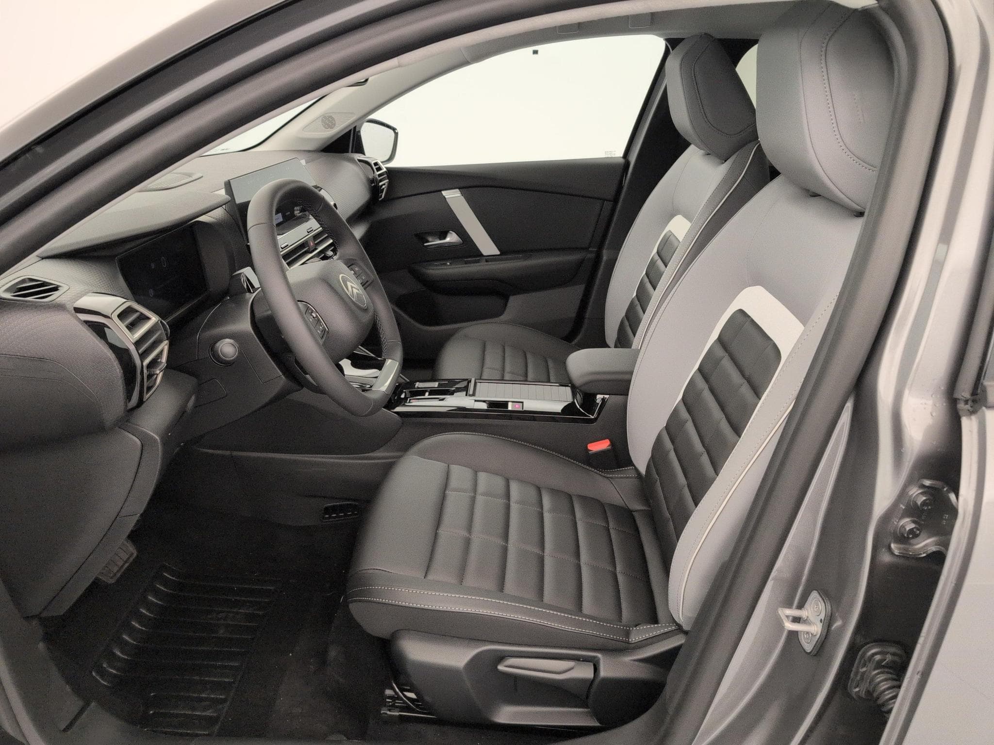 CitroëN C4 Hybride 145 ch e-DCS6 Max (2026) - Photo 16