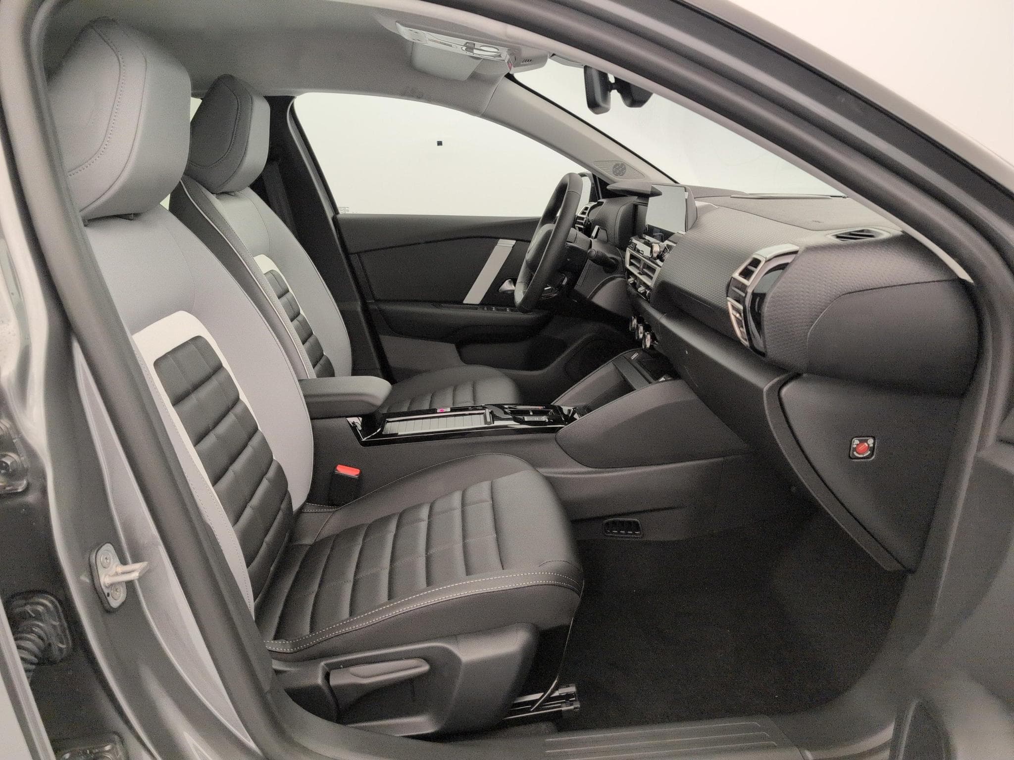 CitroëN C4 Hybride 145 ch e-DCS6 Max (2026) - Photo 9