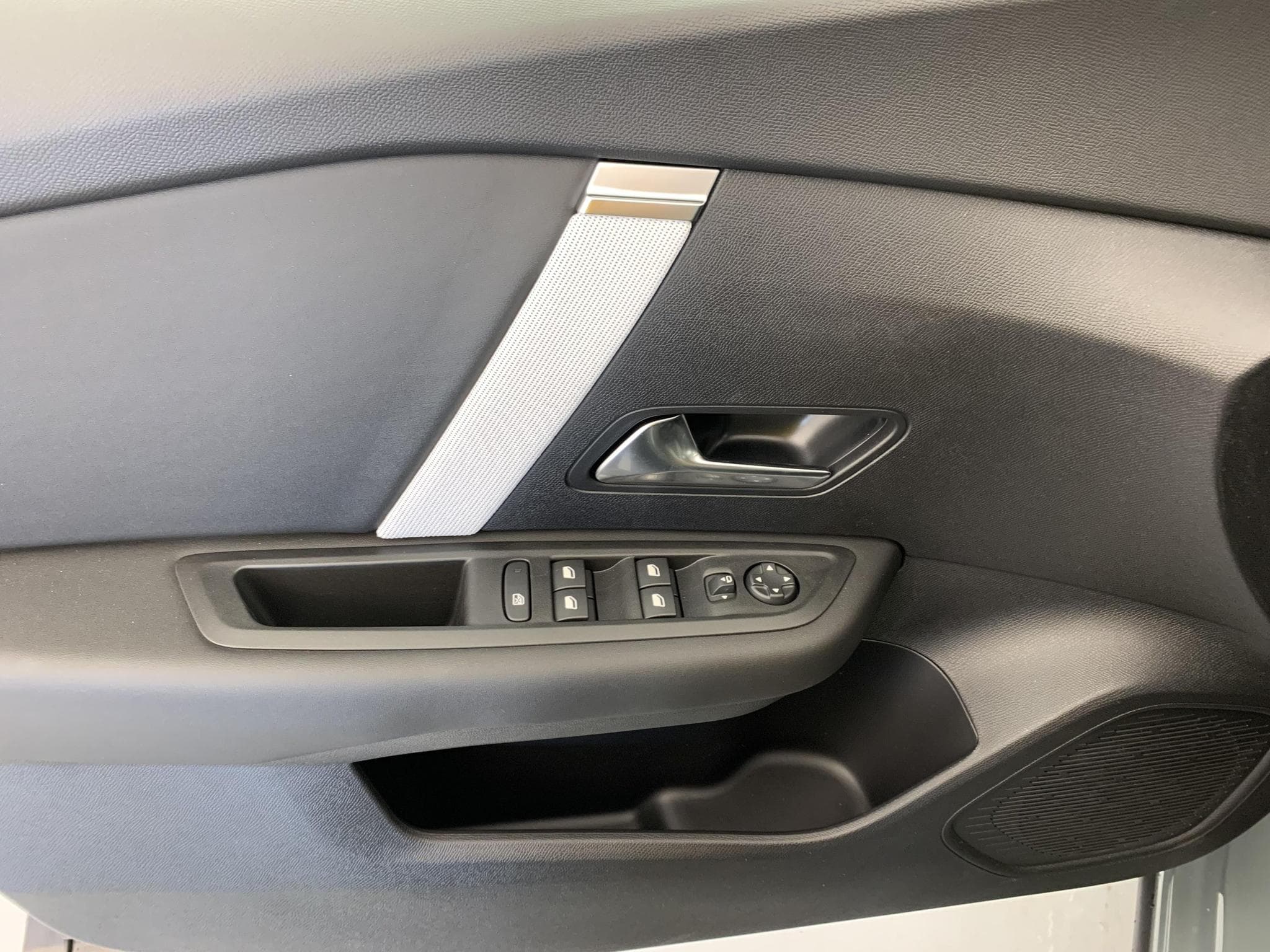CitroëN C4 Hybride 145 ch e-DCS6 Max (2026) - Photo 15