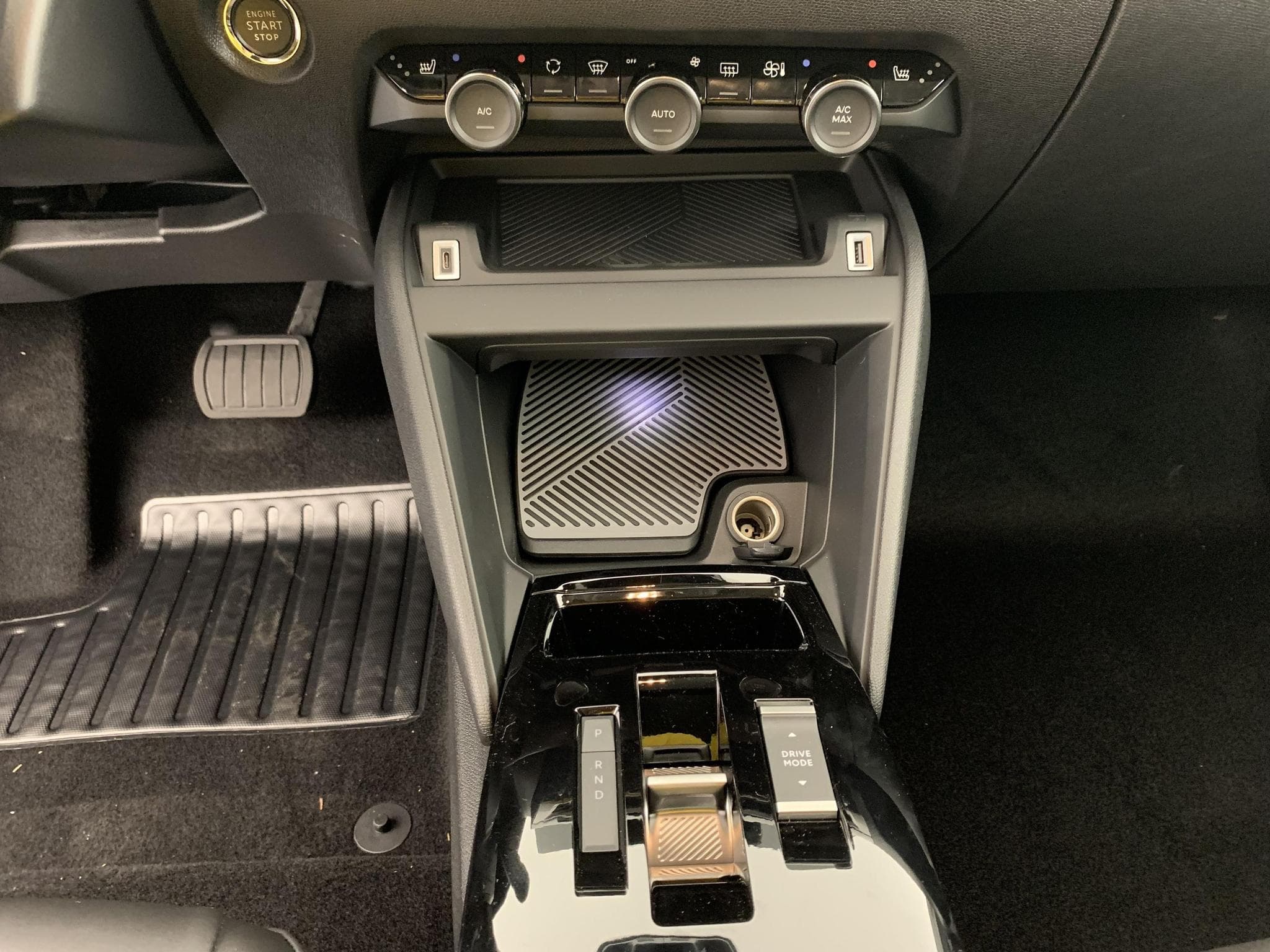 CitroëN C4 Hybride 145 ch e-DCS6 Max (2026) - Photo 16