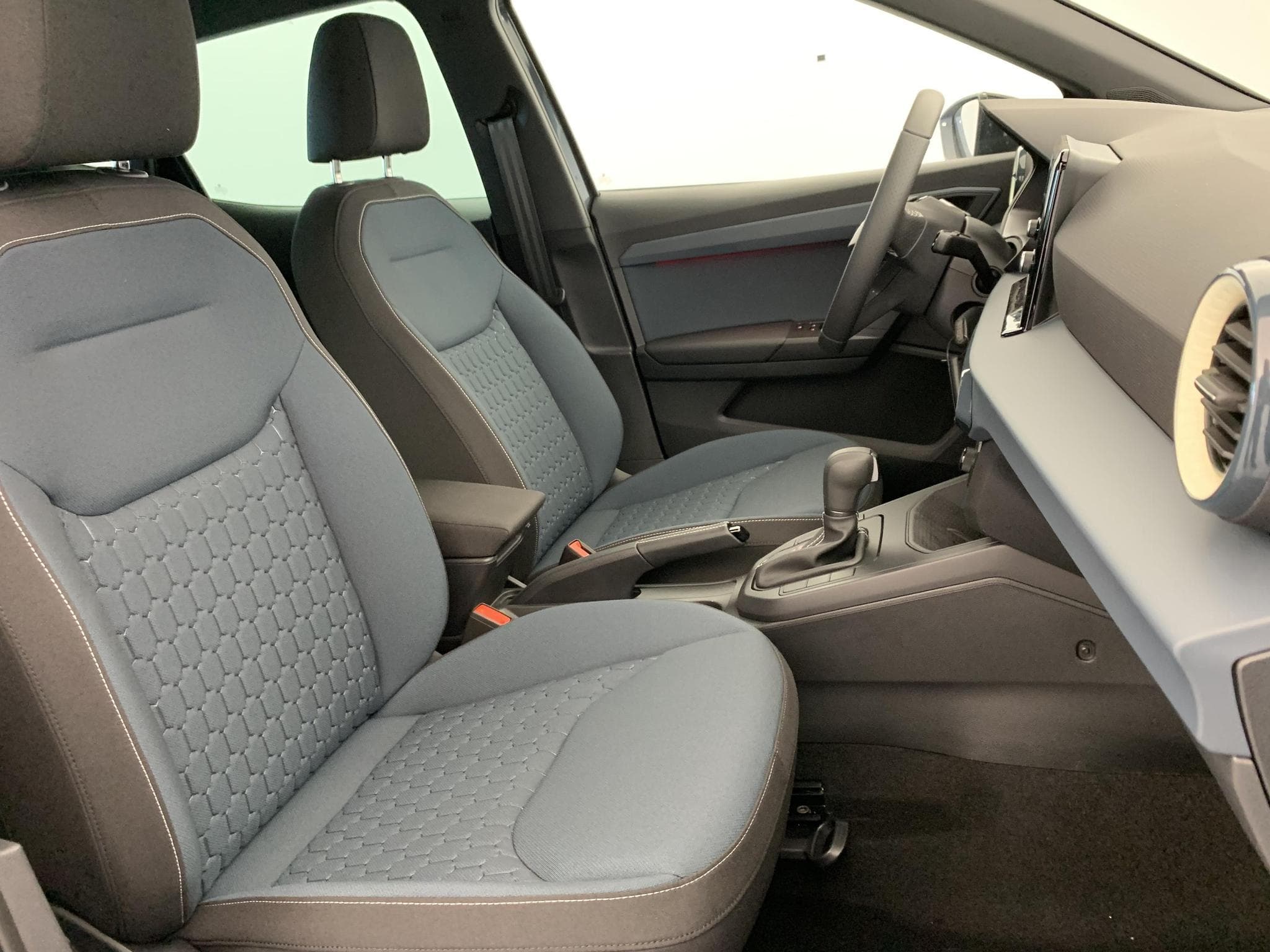 Seat Arona 1.0 TSI 115 ch Start/Stop DSG7 Copa (2026) - Foto 8