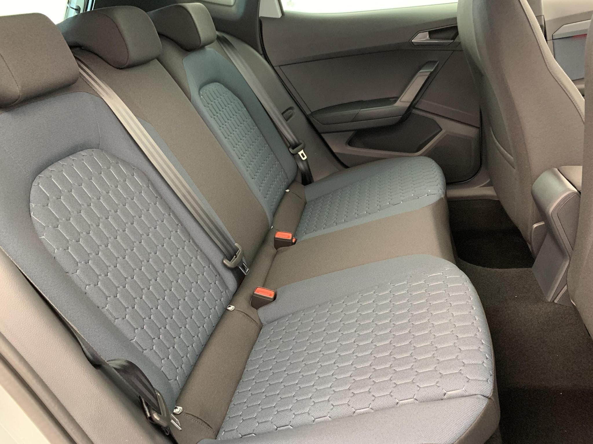 Seat Arona 1.0 TSI 115 ch Start/Stop DSG7 Copa (2026) - Foto 10