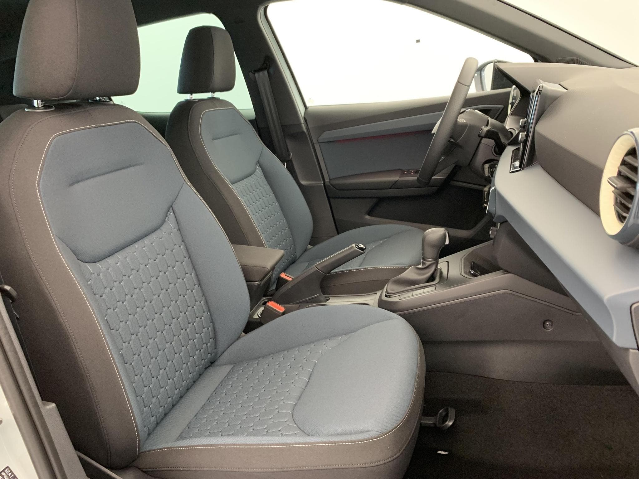 Seat Arona 1.0 TSI 115 ch Start/Stop DSG7 Copa (2026) - Foto 9