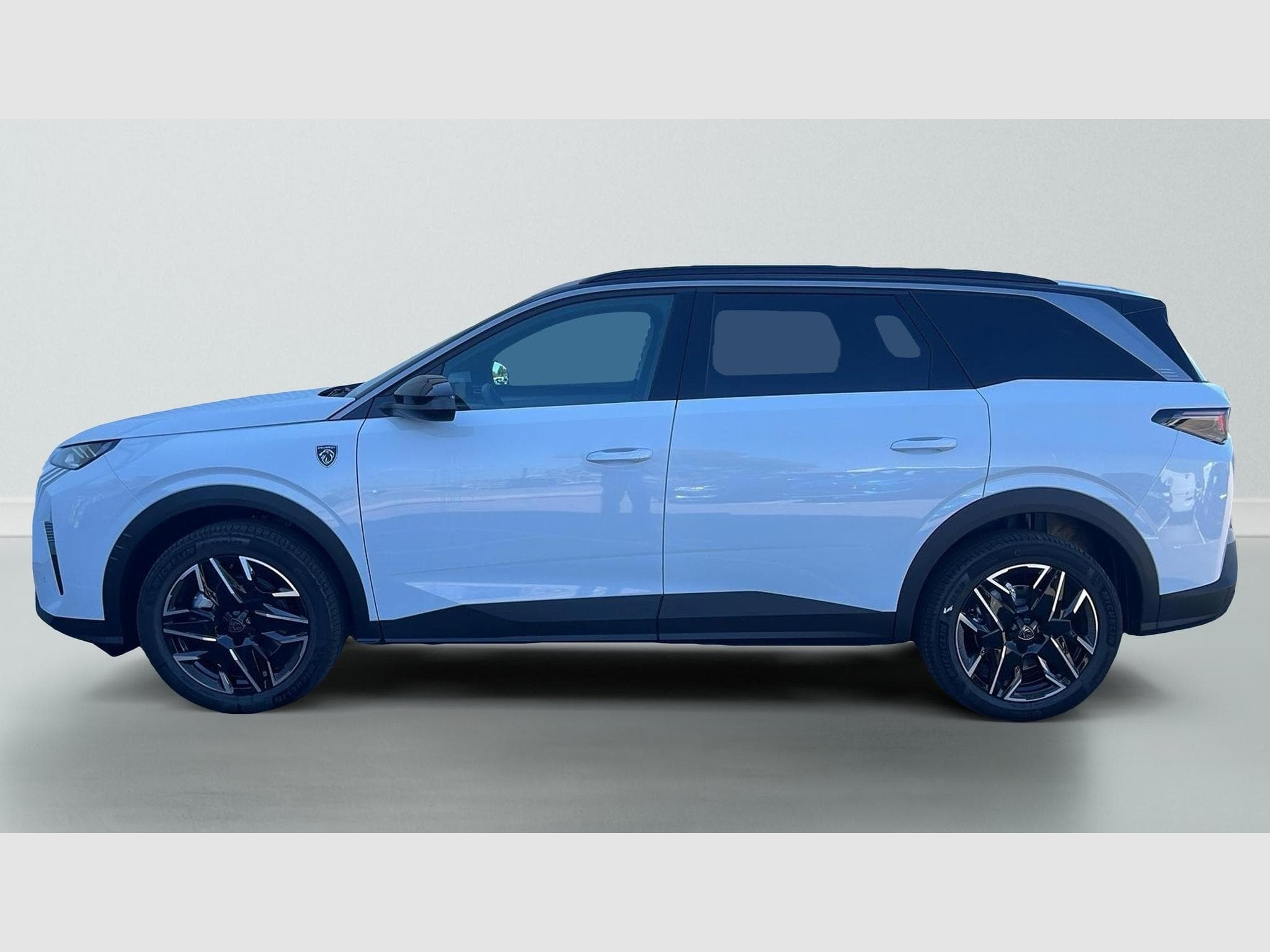 Peugeot 5008 Hybrid 145 e-DCS6 GT (2026) - Foto 4
