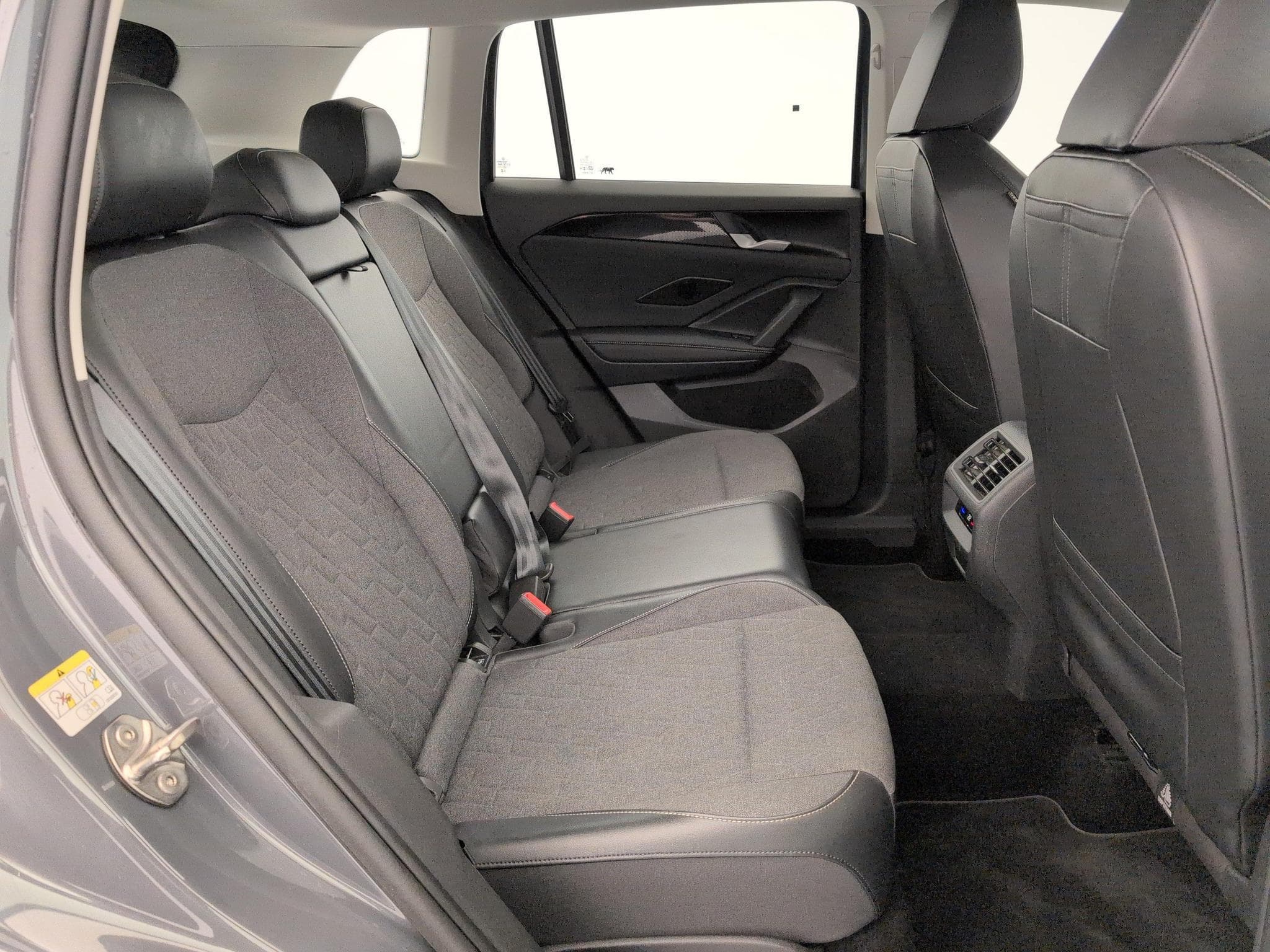 VW Tiguan 2.0 TDI 150ch DSG7 Life (2025) - Photo 10