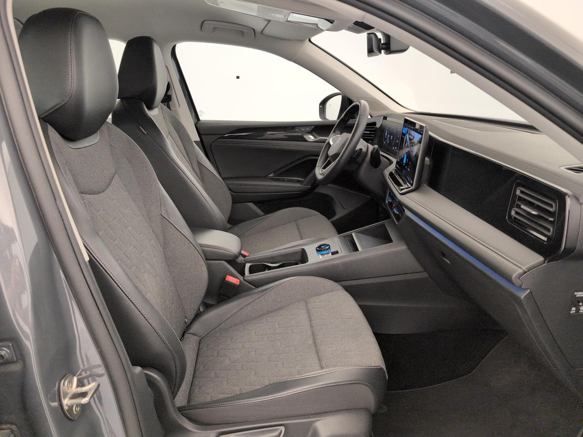 VW Tiguan 2.0 TDI 150ch DSG7 Life (2025) - Photo 9