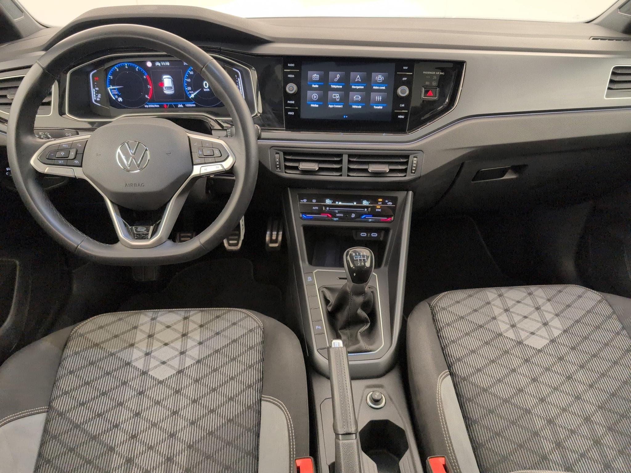 VW Taigo 1.0 TSI 116 BVM6 R-LINE (2025) - Photo 13