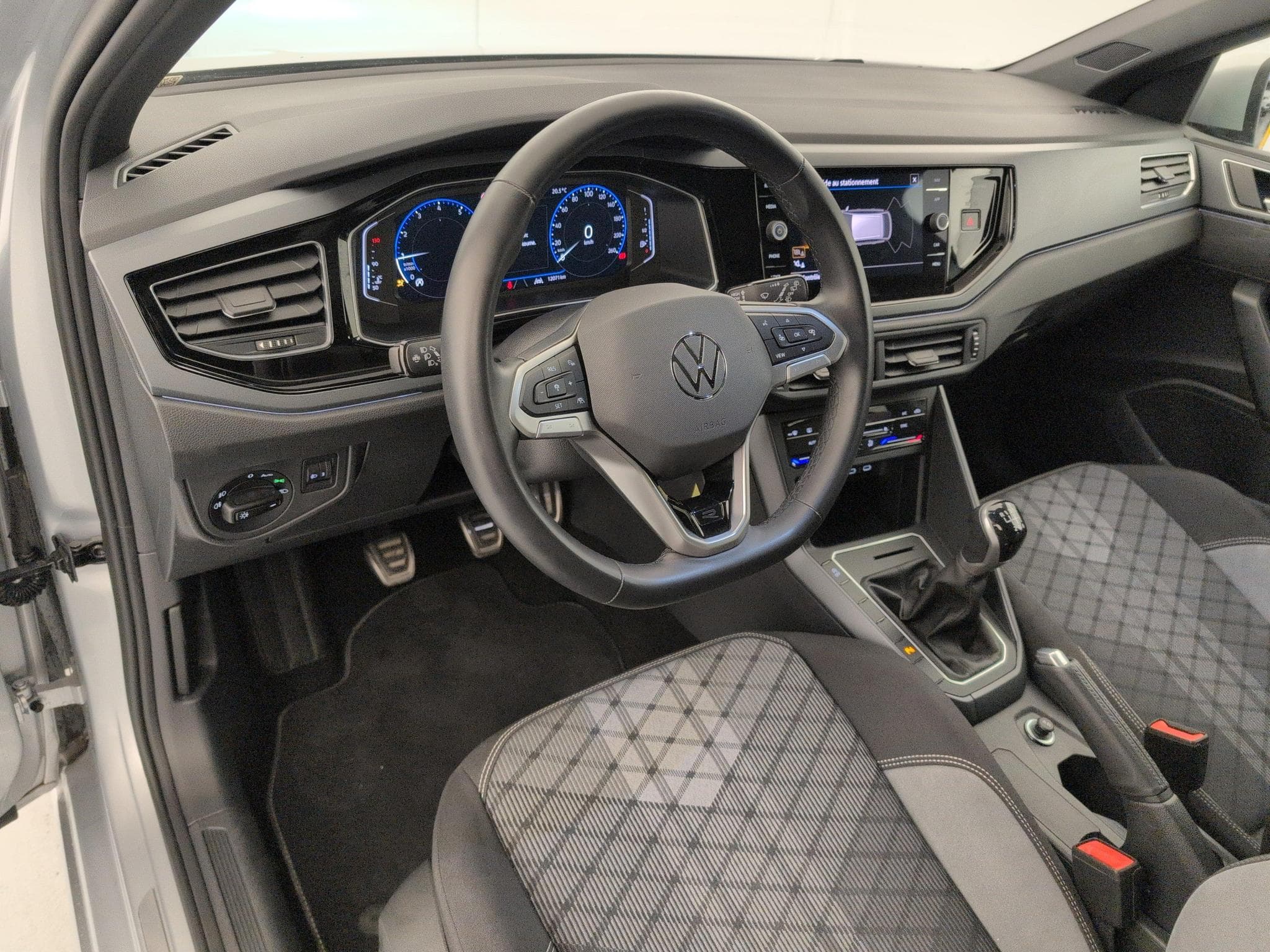 VW Taigo 1.0 TSI 116 BVM6 R-LINE (2025) - Photo 15