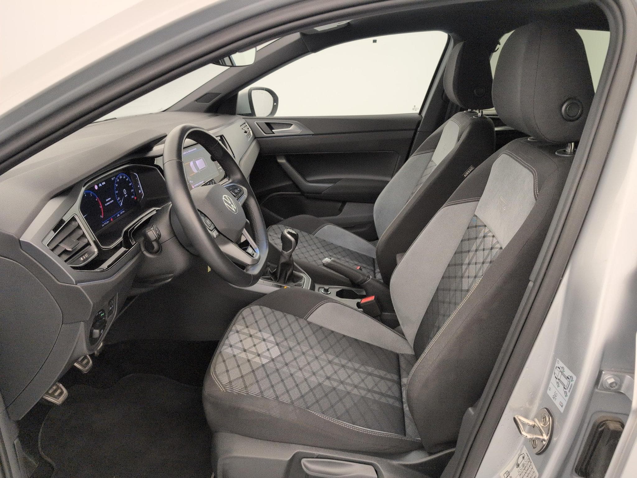 VW Taigo 1.0 TSI 116 BVM6 R-LINE (2025) - Photo 16