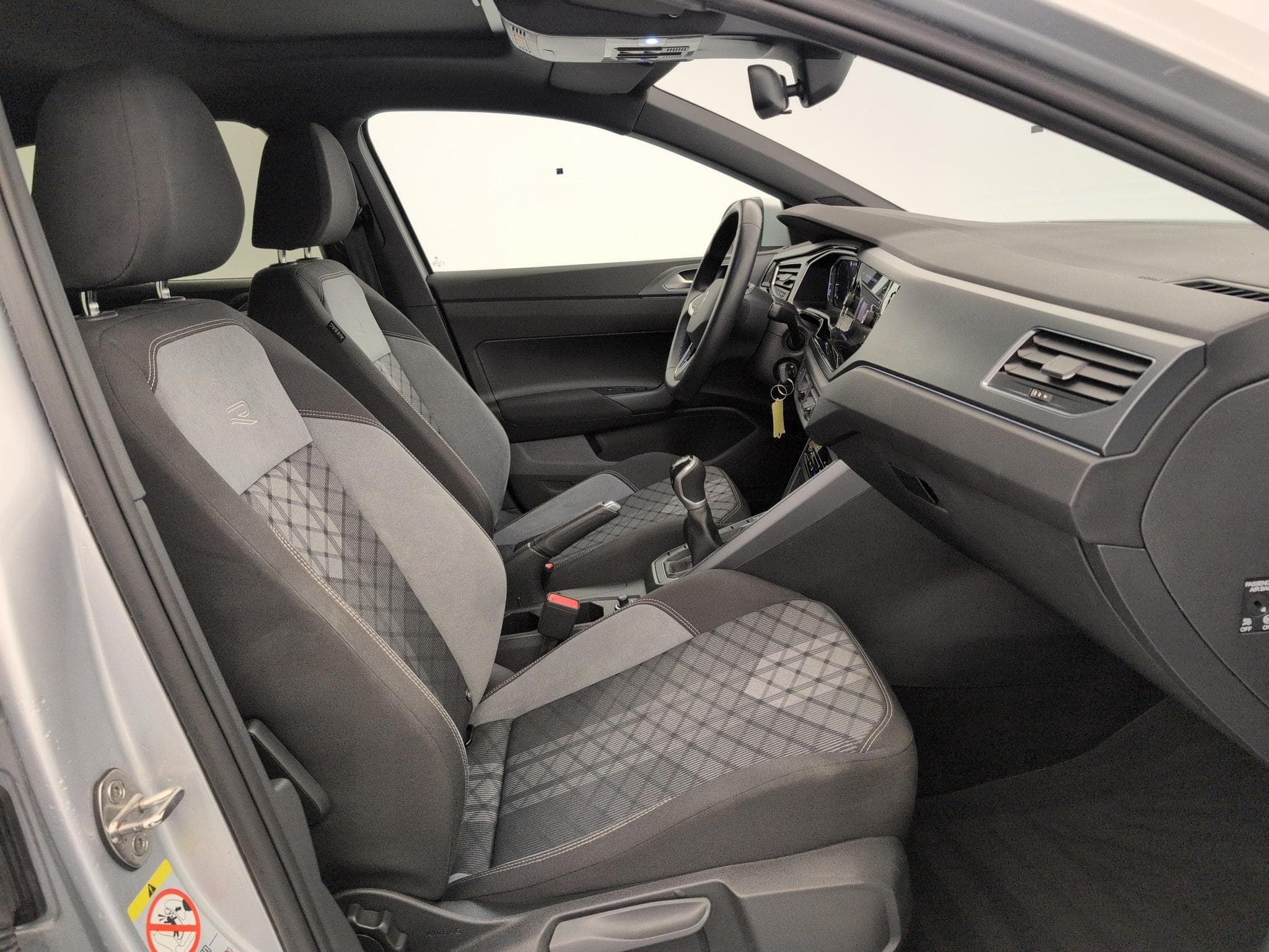 VW Taigo 1.0 TSI 116 BVM6 R-LINE (2025) - Photo 9