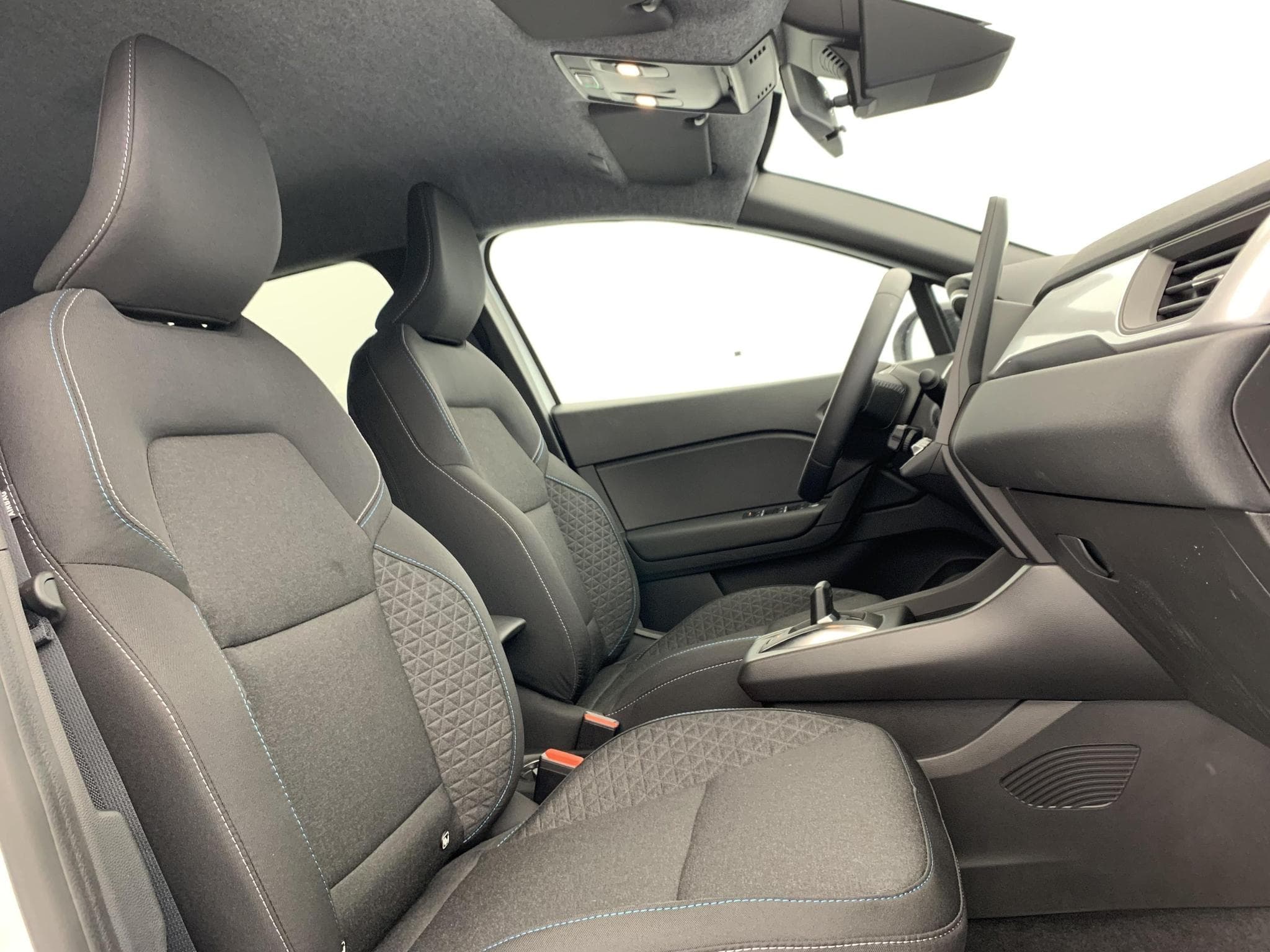 Renault CAPTUR E-Tech full hybrid 160 ch Evolution (2026) - Photo 9