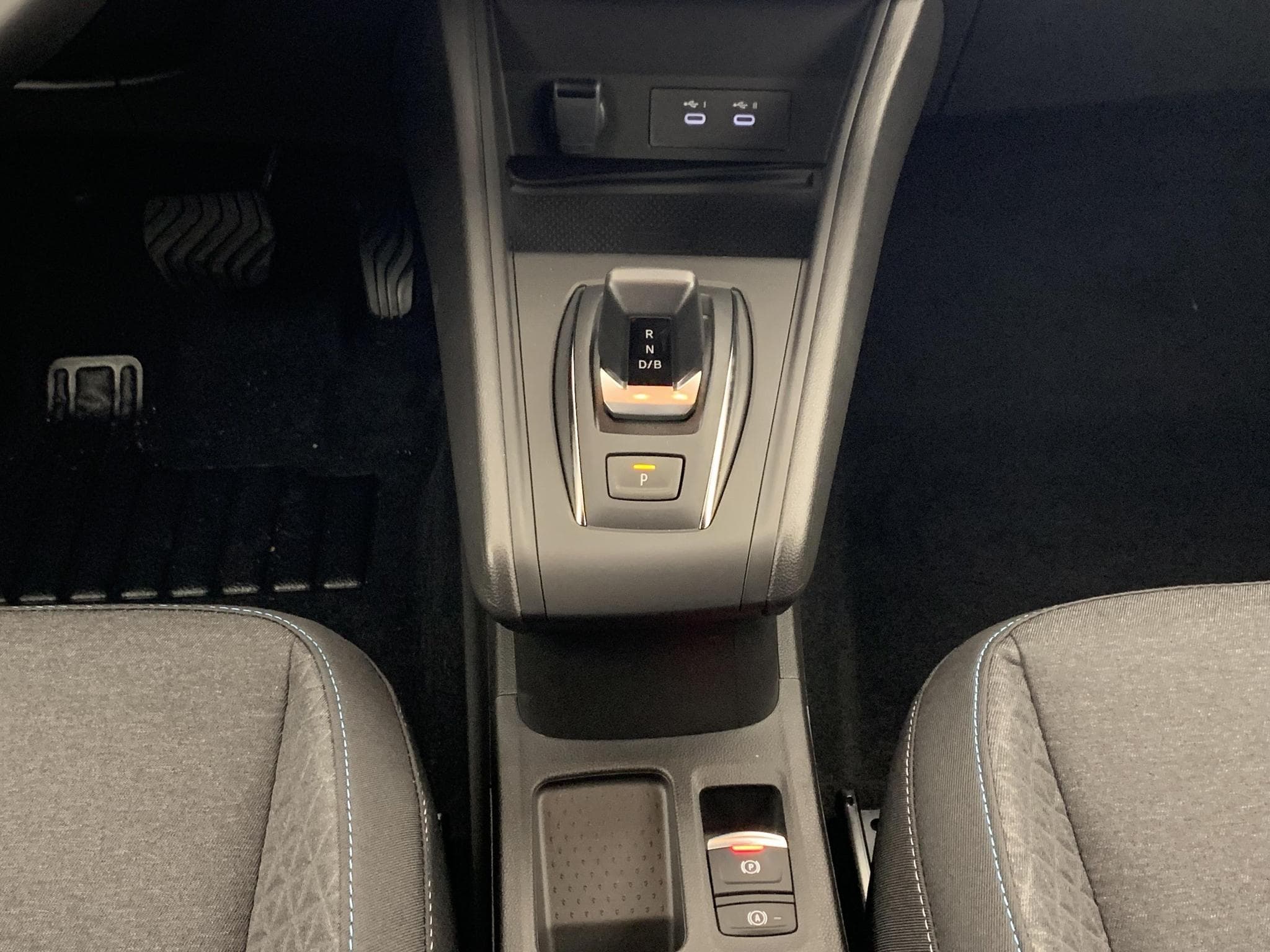 Renault CAPTUR E-Tech full hybrid 160 ch Evolution (2026) - Photo 17