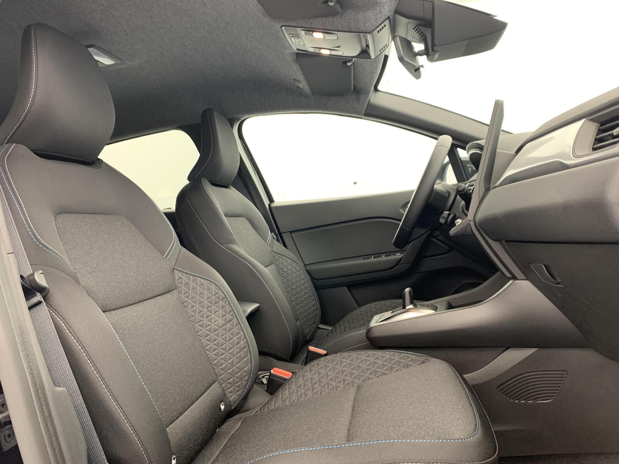 Renault CAPTUR E-Tech full hybrid 160 ch Evolution (2026) - Photo 9