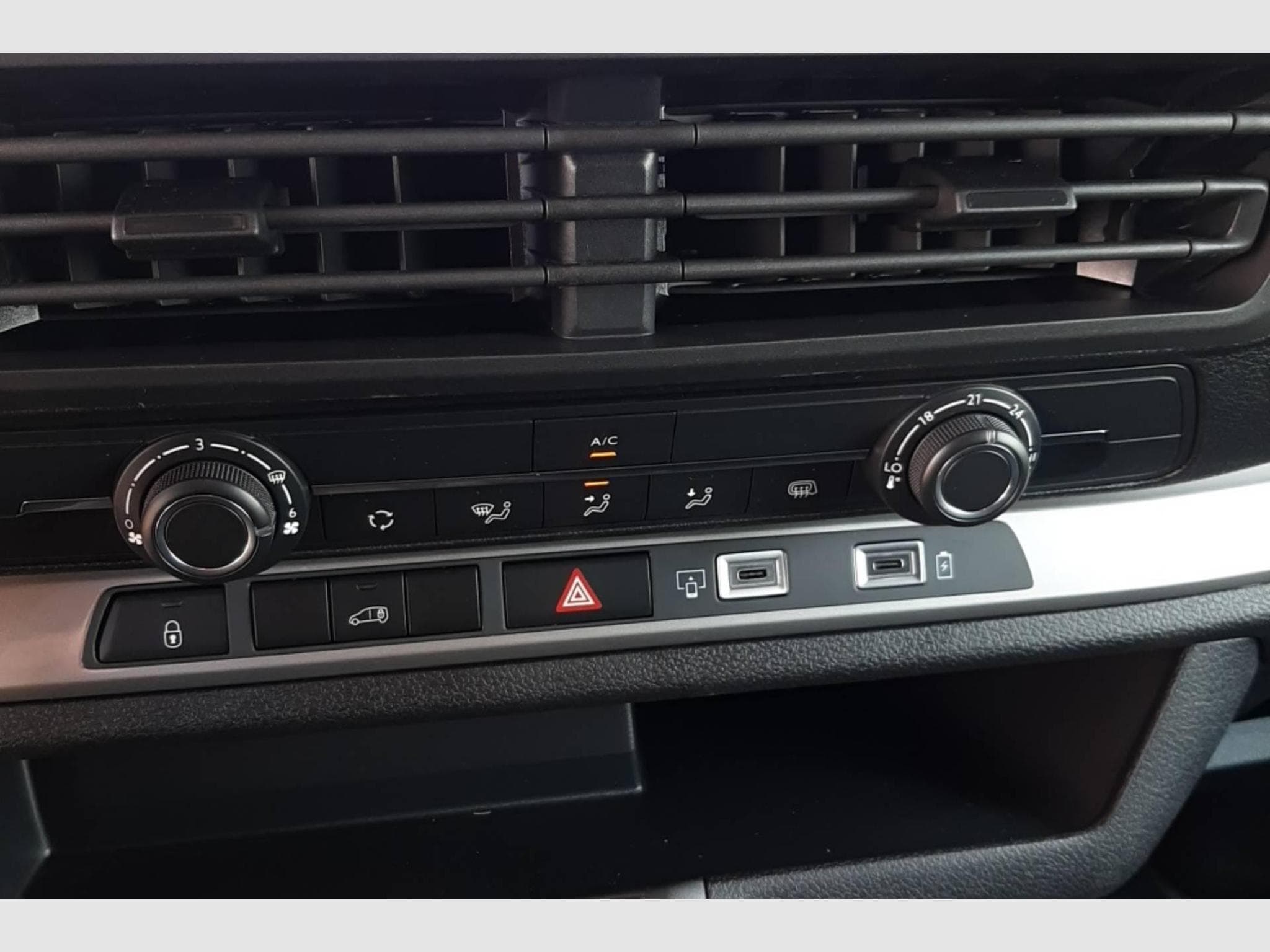 CitroëN Jumpy Fourgon DIESEL 180 CH M AUTOMAT (2026) - Photo 19