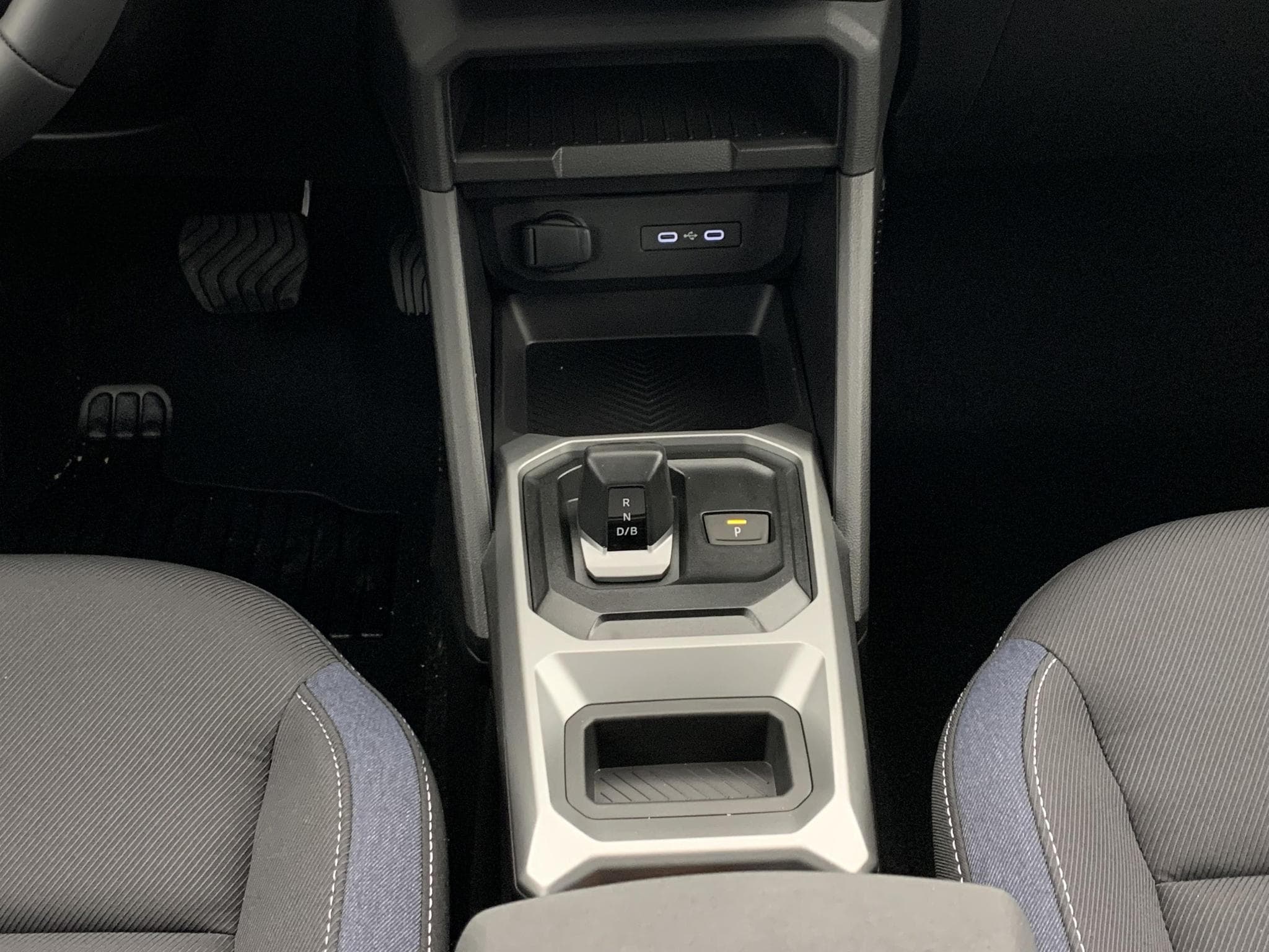 Dacia BIGSTER HYBRID 155 Expression (2026) - Foto 17