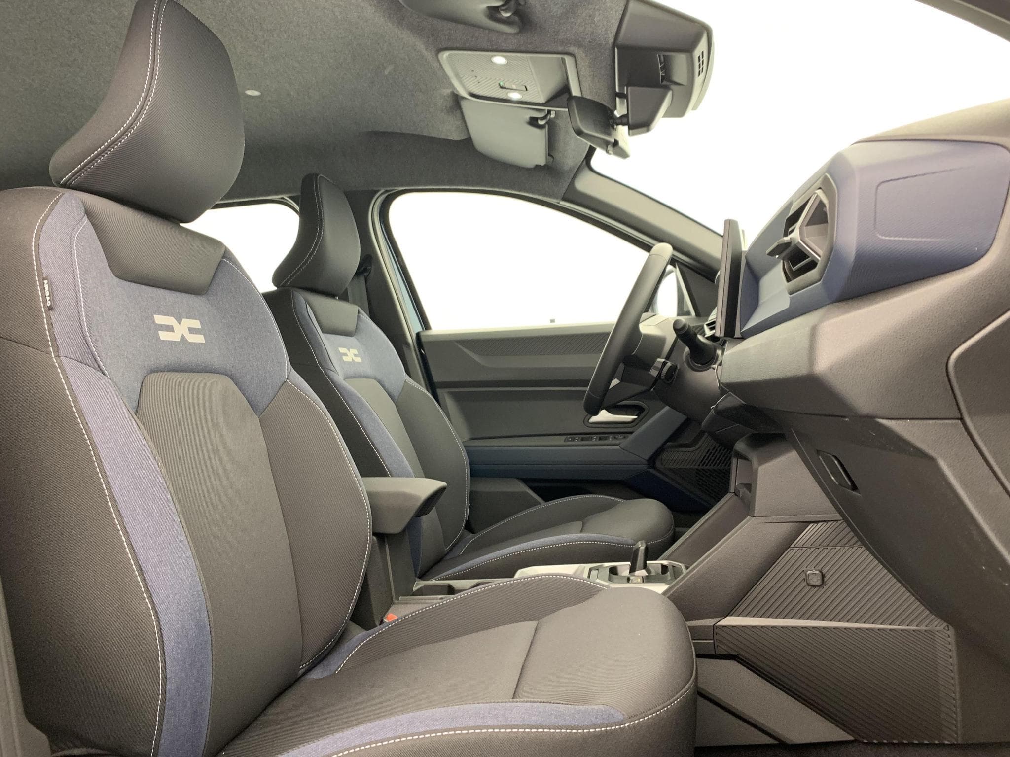 Dacia BIGSTER HYBRID 155 Expression (2026) - Foto 9