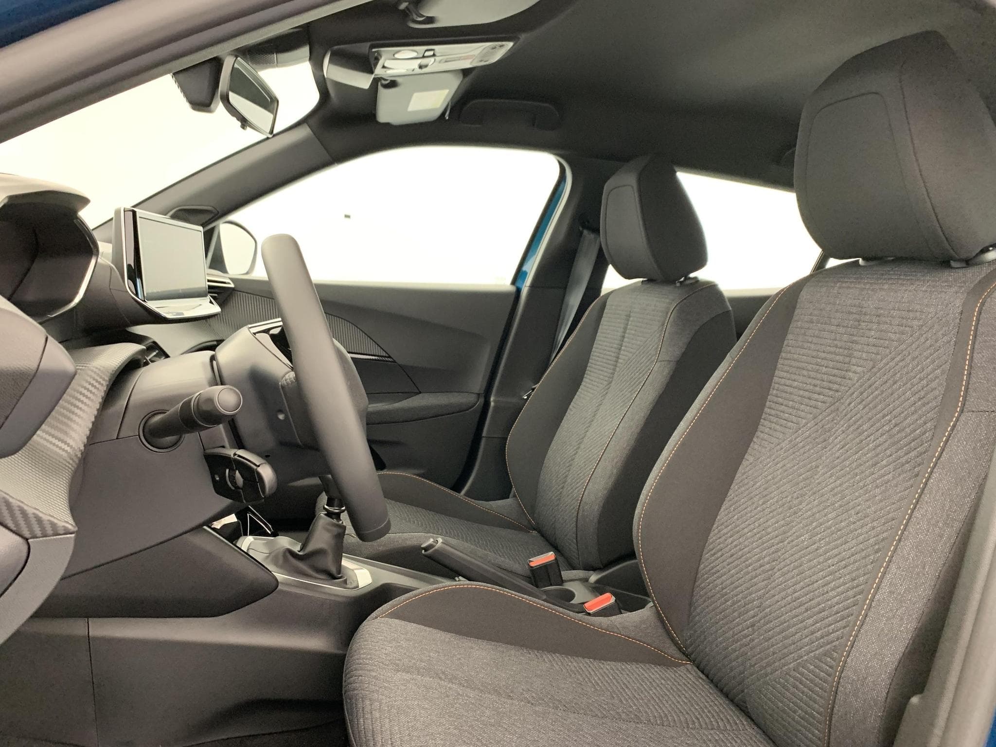 Peugeot 2008 100 S&S BVM6 Style (2026) - Foto 17
