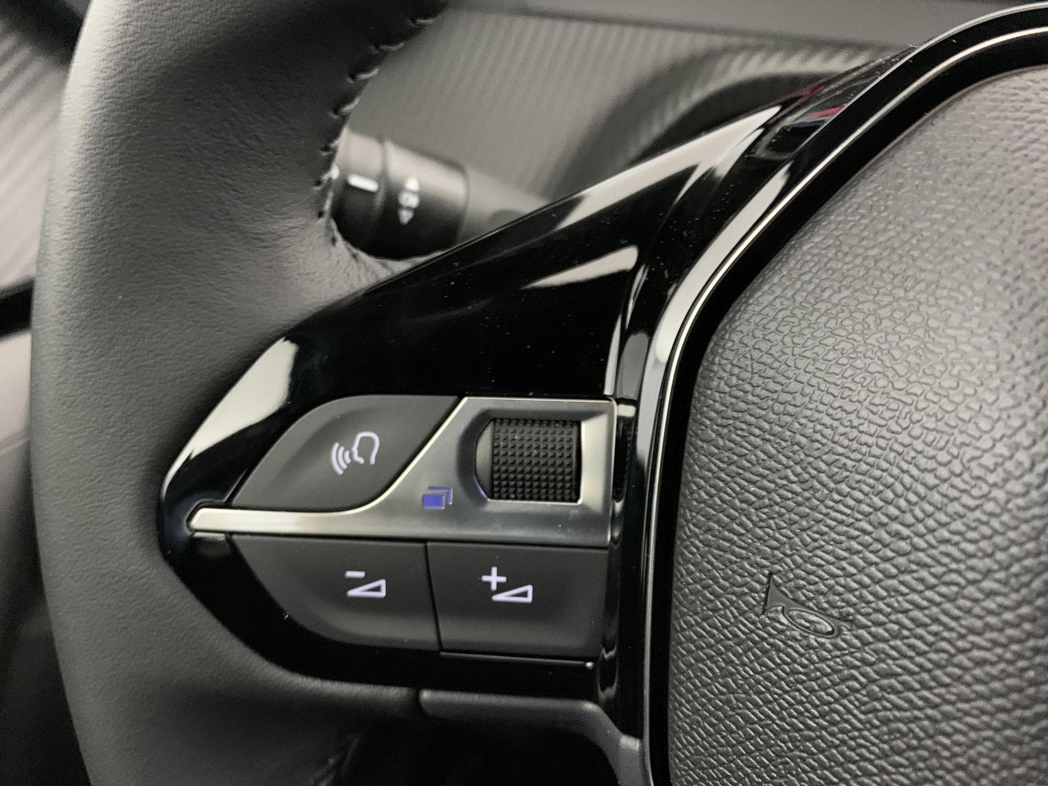 Peugeot 2008 100 S&S BVM6 Style (2026) - Foto 15