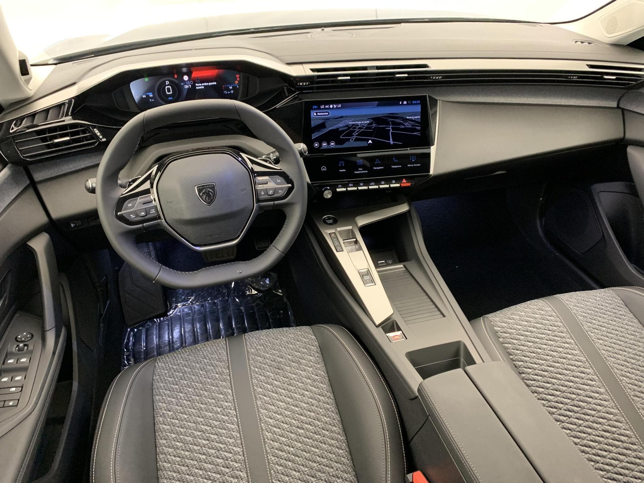 Peugeot 308 NOUVELLE HYBRID 145 E-DCS6 ALLURE (2026) - Photo 14